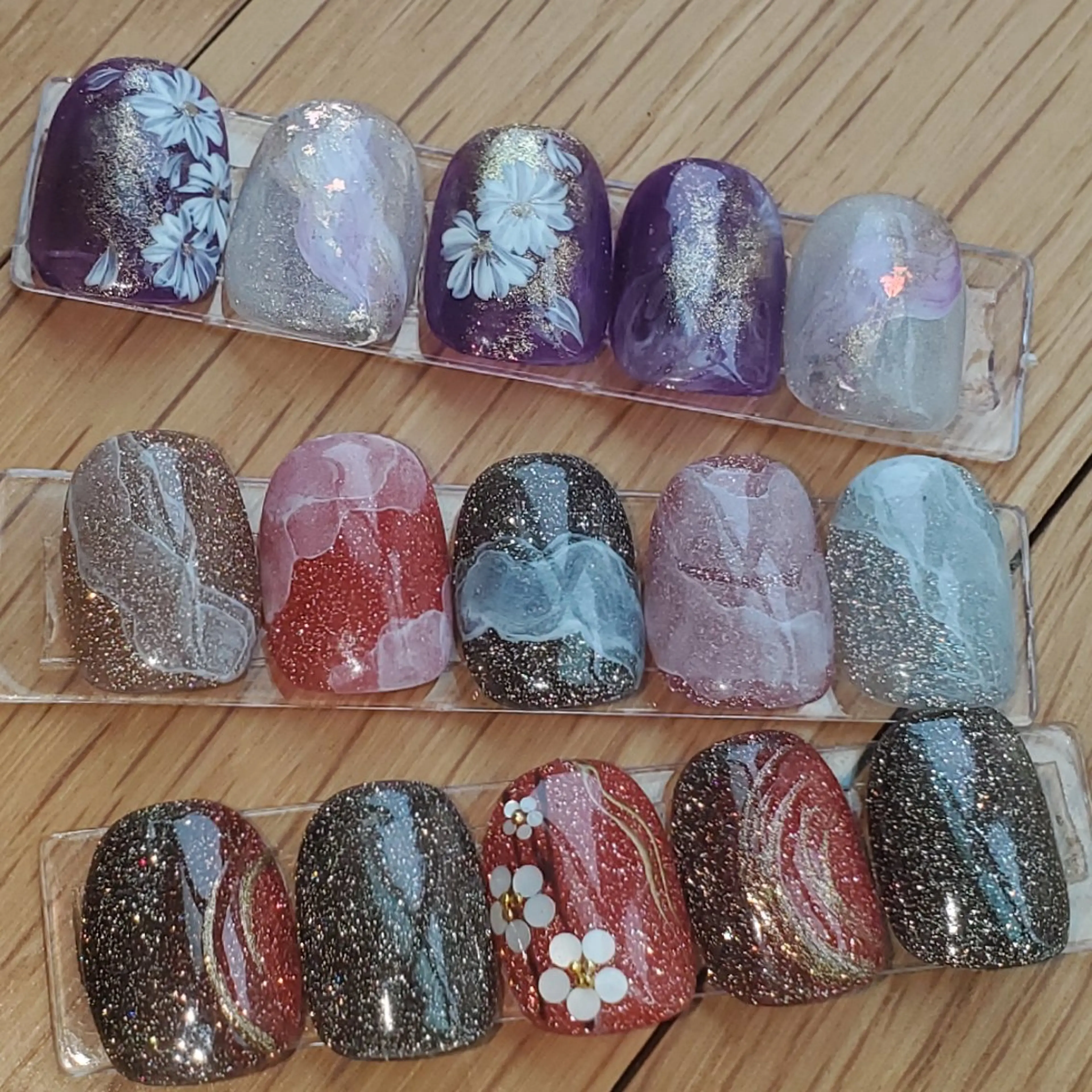 ネイル 成人式 MOM 原宿店所属・MoM マムネイル原宿のネイルデザイン