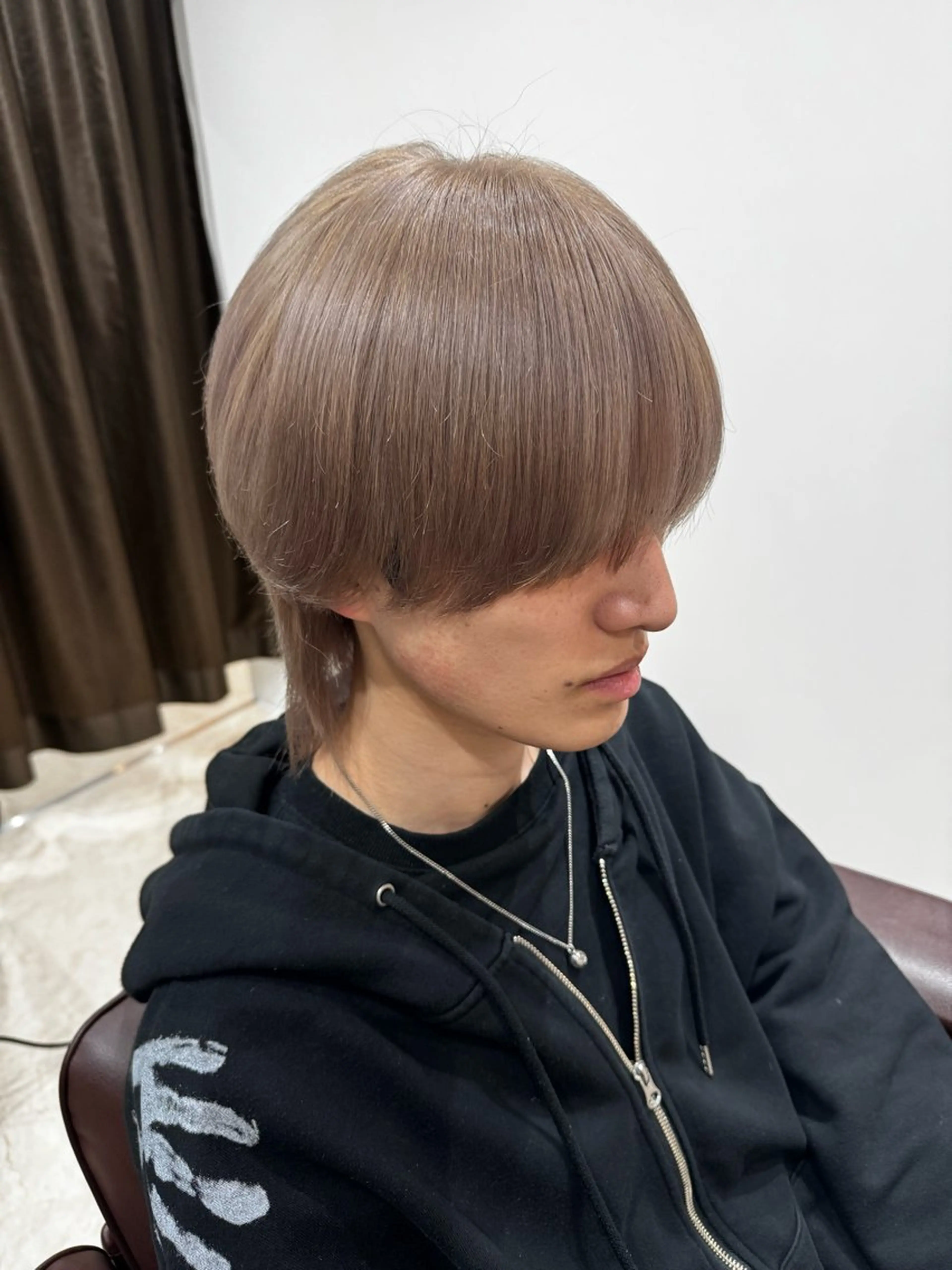 ショート カラー ベージュカラー ブリーチ ミルクティーベージュ カット ヘアカラー トリートメント iga/渋谷個室🍀 ✨艶髪ハイトーン✨のヘアスタイル