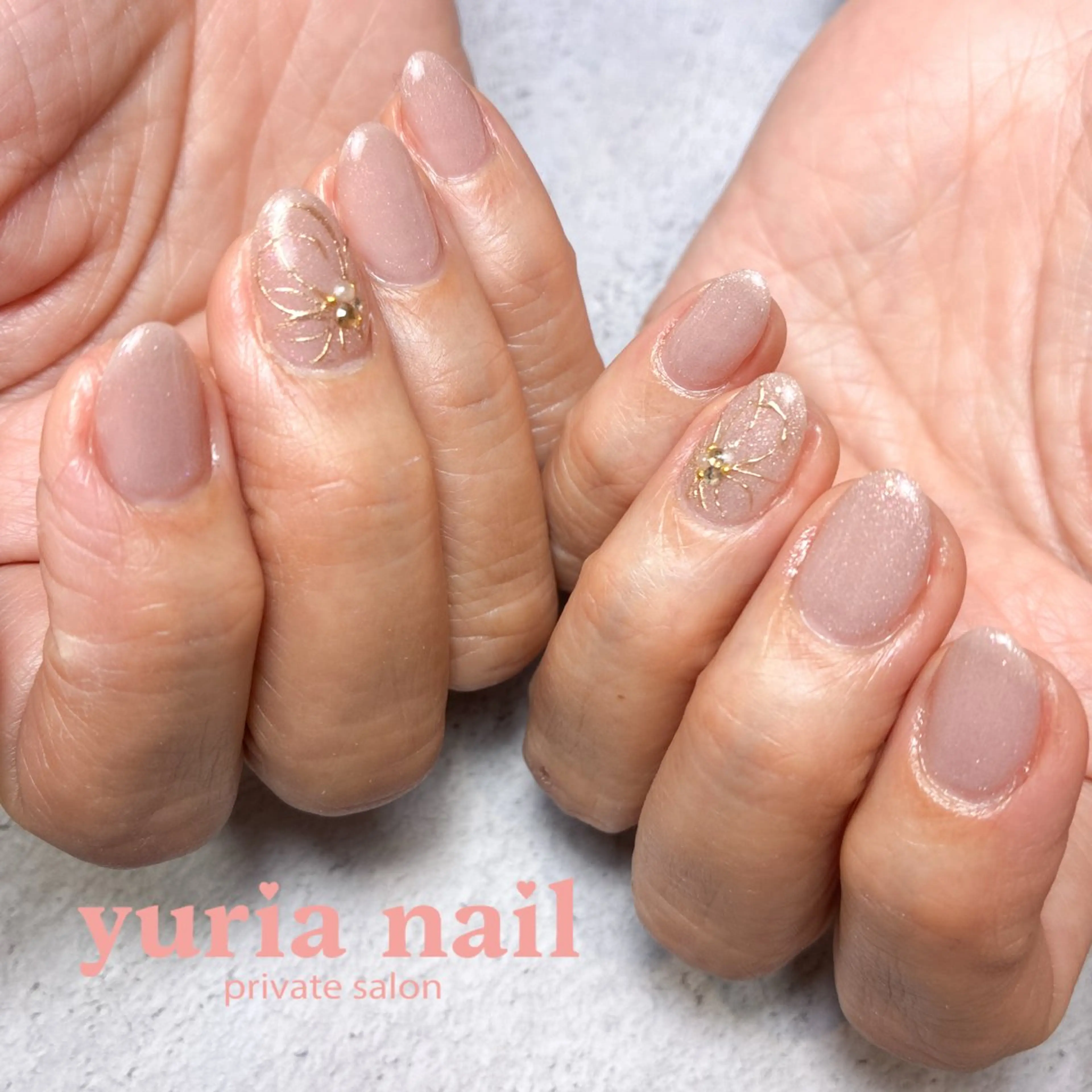 ネイル アートネイル フラワーネイル ジェルネイル ゴールド ピンク ハンドネイル 小林 ゆりあのネイルデザイン