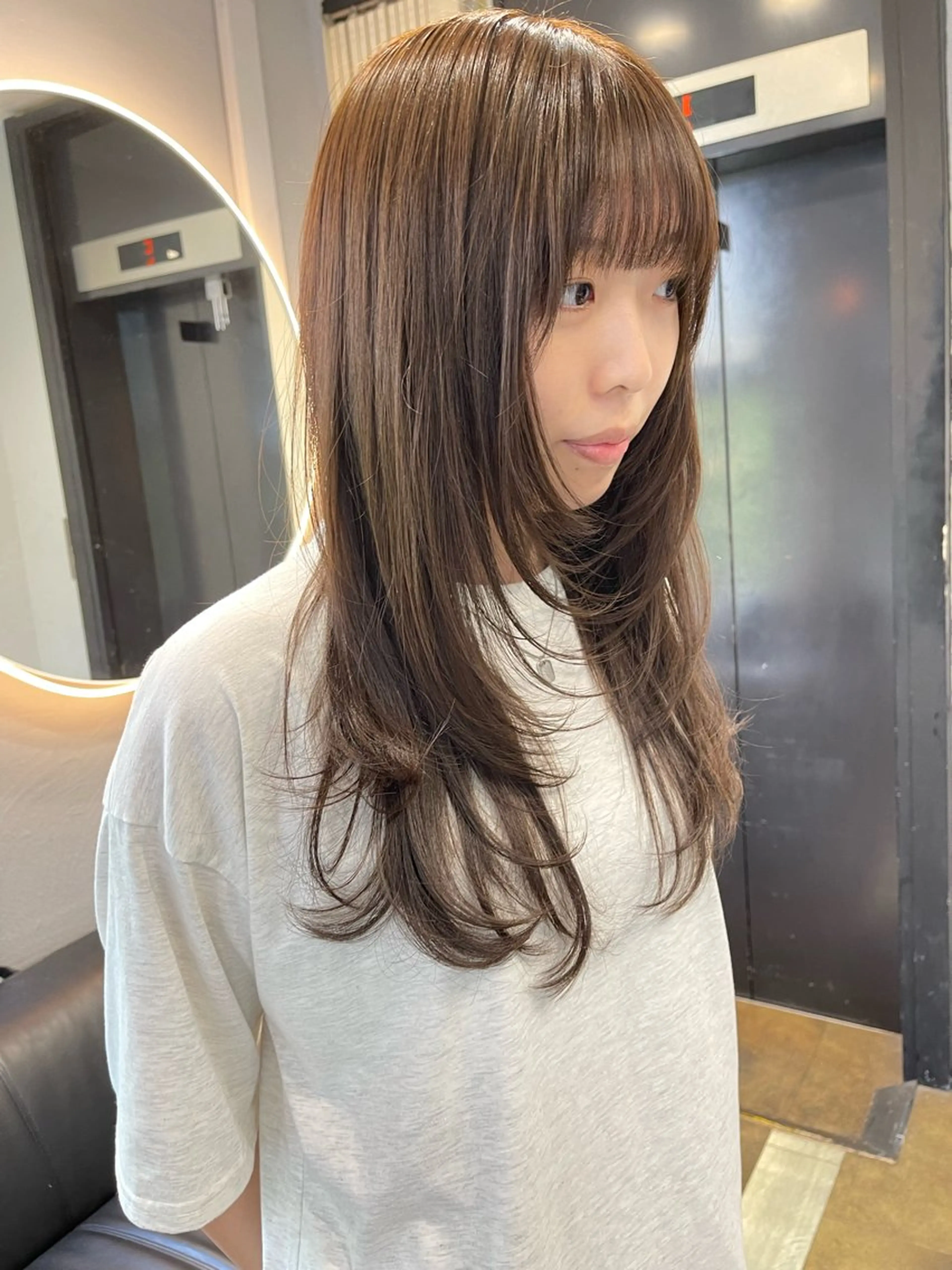 セミロング カラー ベージュカラー ブリーチ ケアブリーチ デザインカラー ダブルカラー カット ヘアカラー TATSUブリーチ/ ミルクティーベージュのヘアスタイル