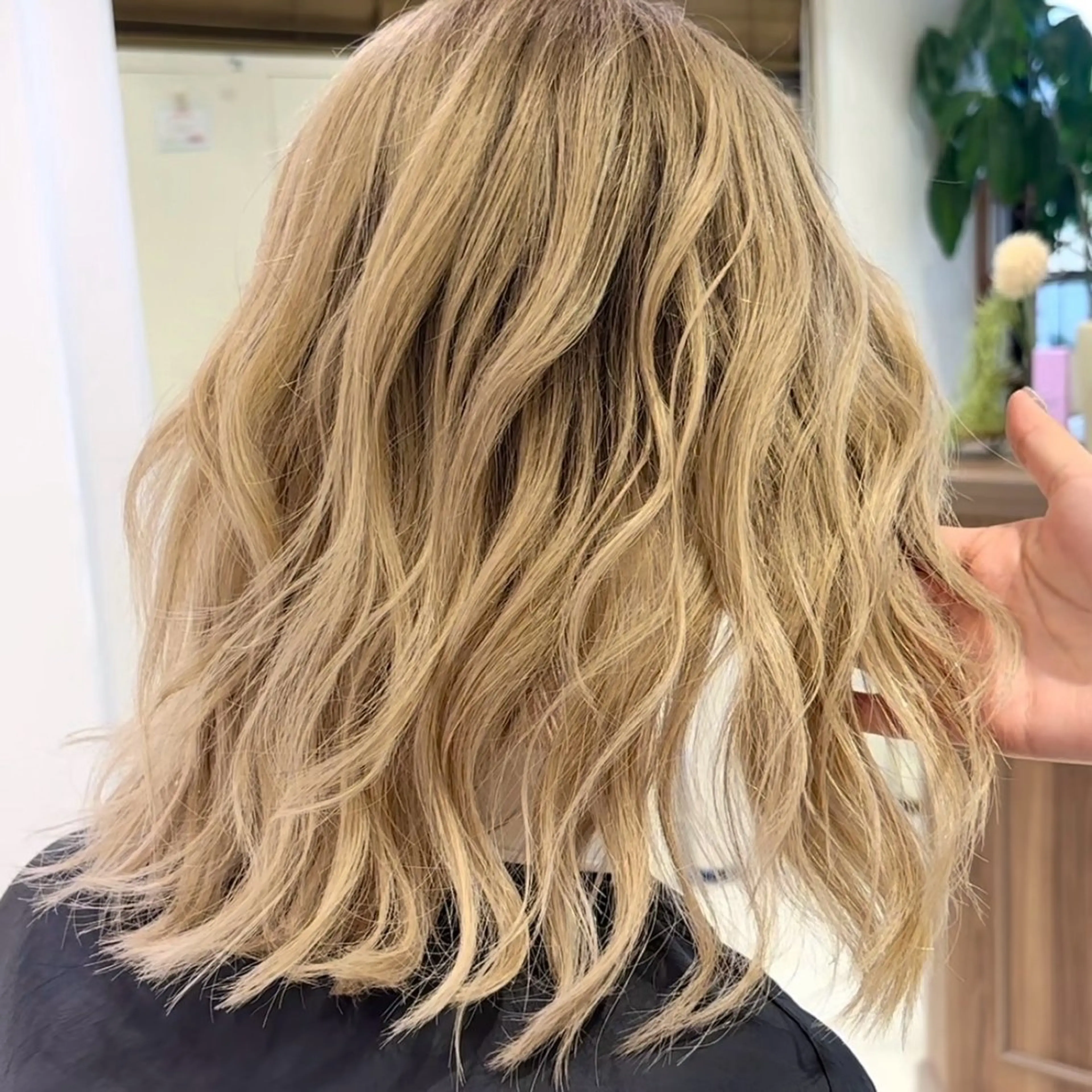 ミディアム 髪質改善 渡邊楓果／髪質改善 ／カラーのヘアスタイル