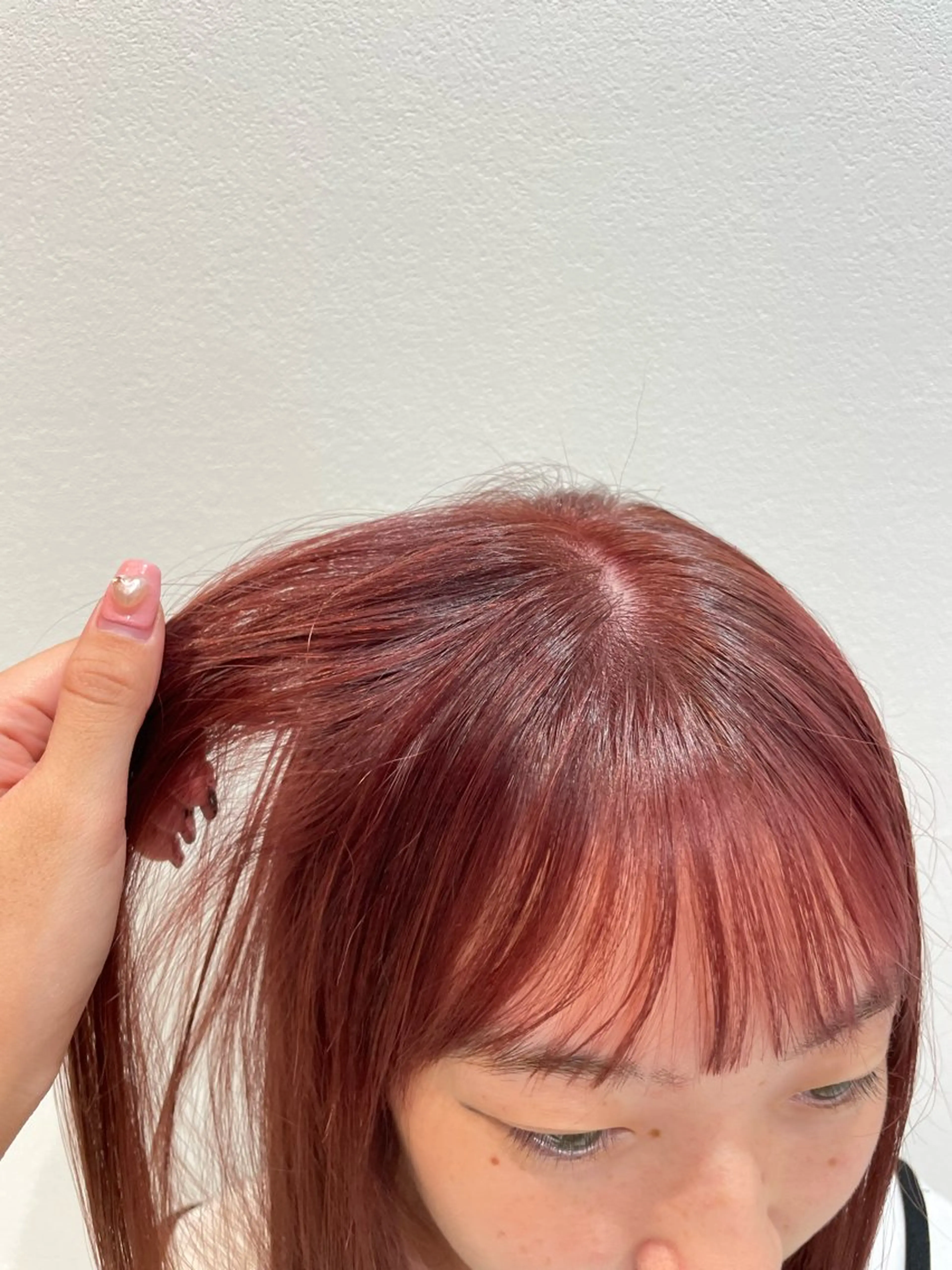 ミディアム karin ボブハイトーンのヘアスタイル