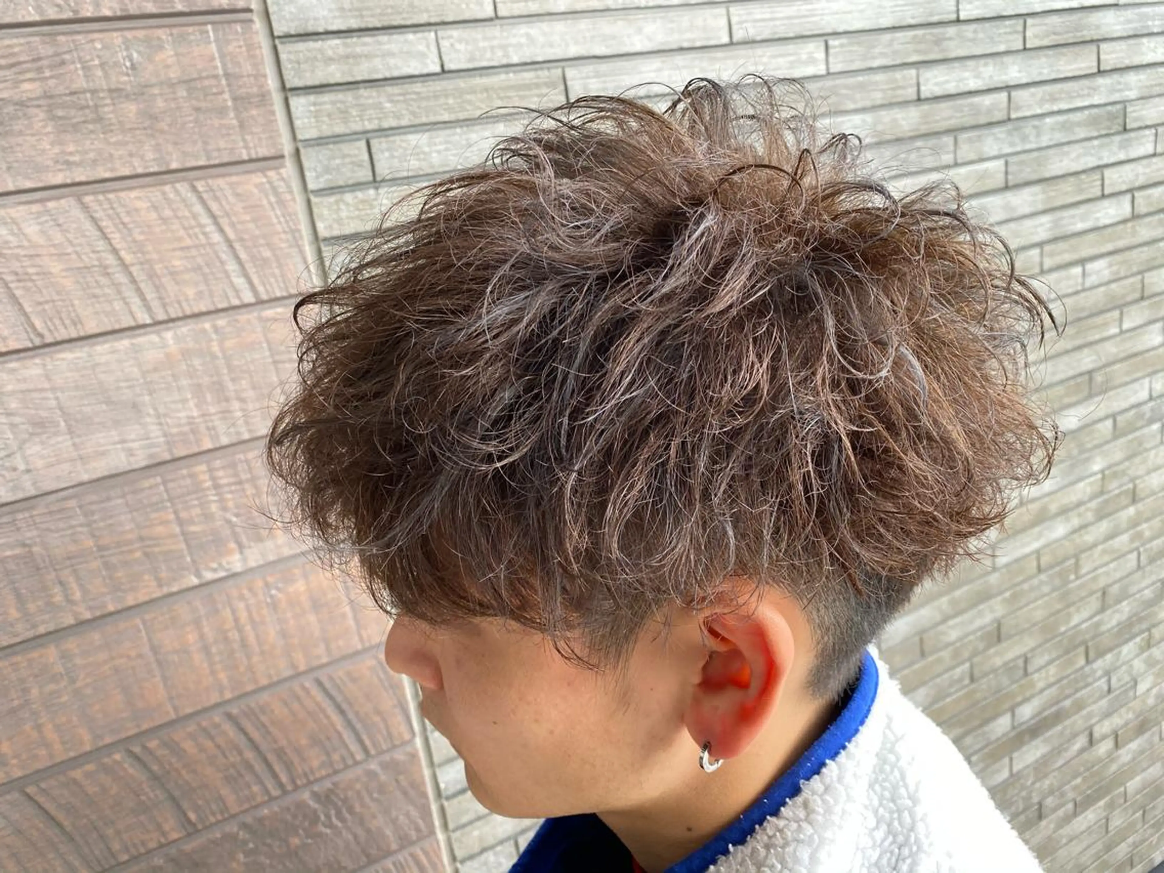 ショート カラー パーマ メンズ 刈り上げ Kobayashi ハイライト/ショートのヘアスタイル