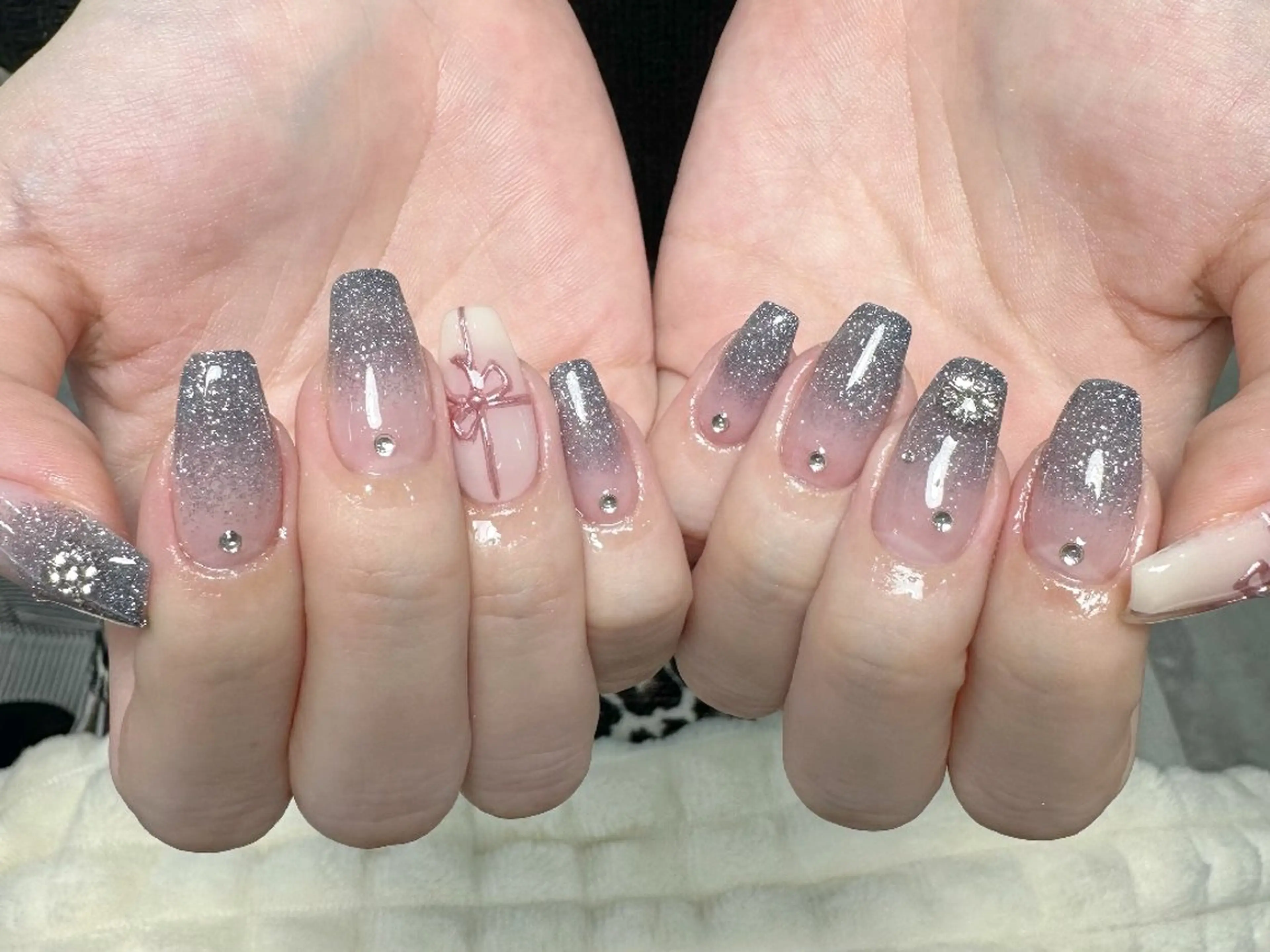 ネイル チークネイル 長さ出し フレンチネイル ジェルネイル ガラスフレンチ ハンドネイル UM Nail Salonのネイルデザイン