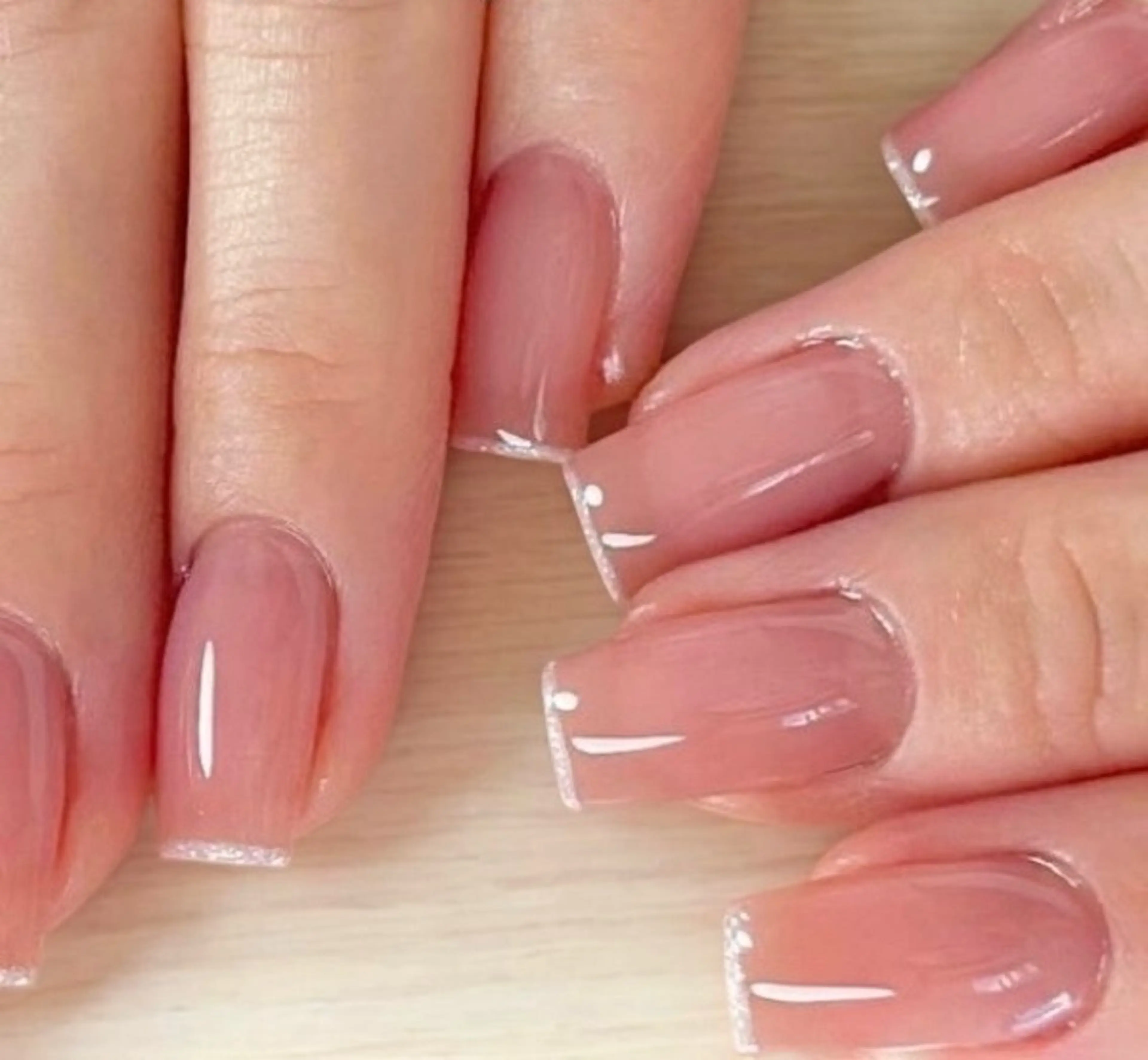 ★洗練美★ヌーディーワンカラー×指先ラインの写真