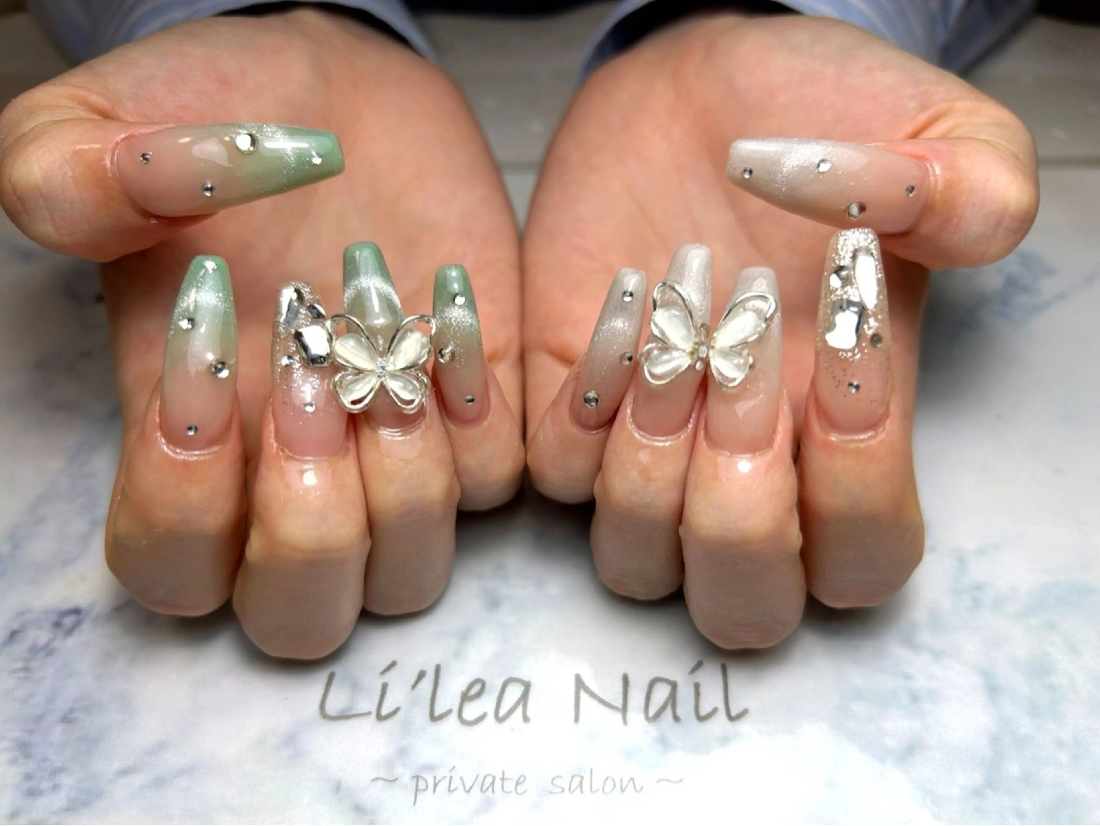 ネイル Li'leaNail AINAのネイルデザイン