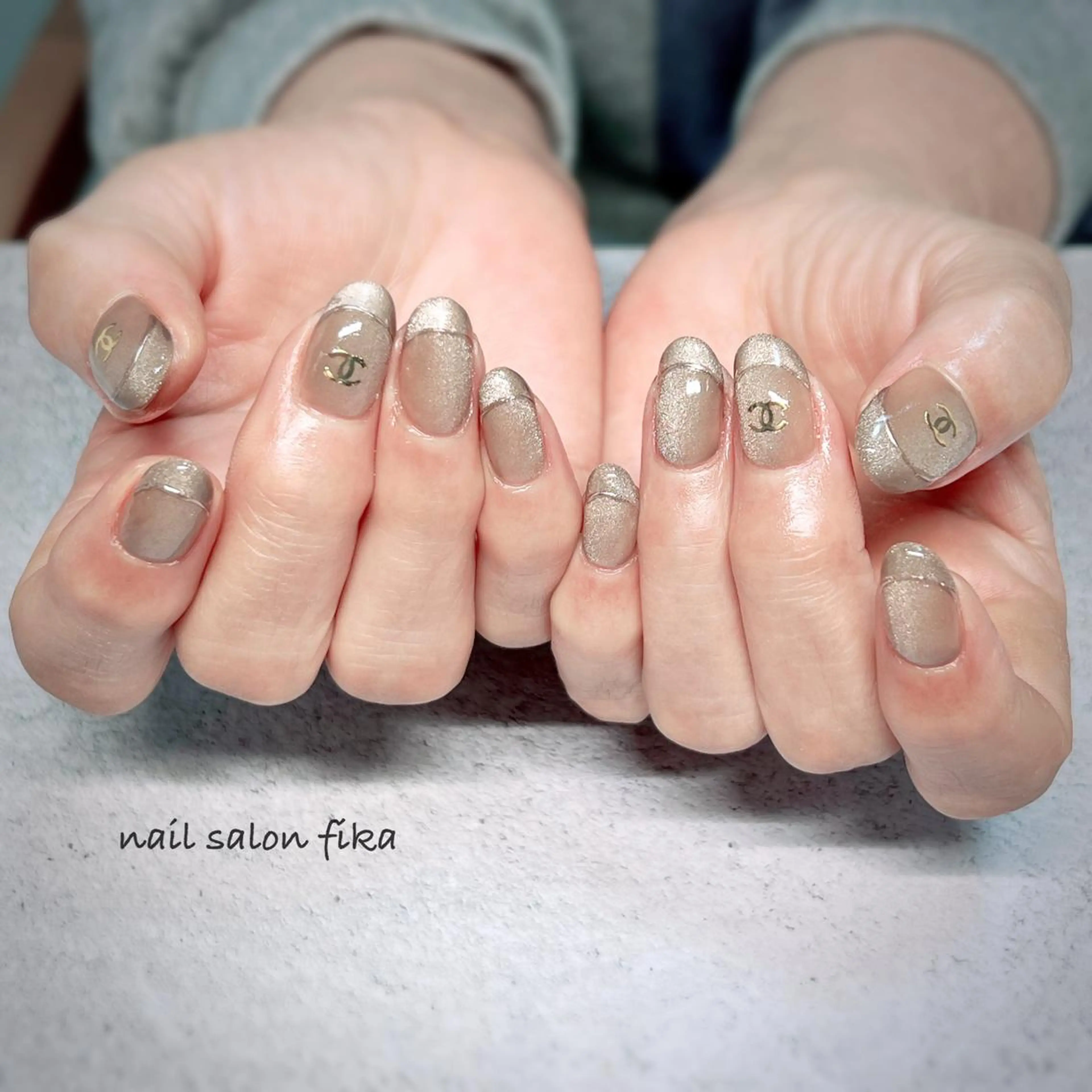 ネイル フレンチネイル マグネットネイル オンブレフレンチ nail salon fikaのネイルデザイン