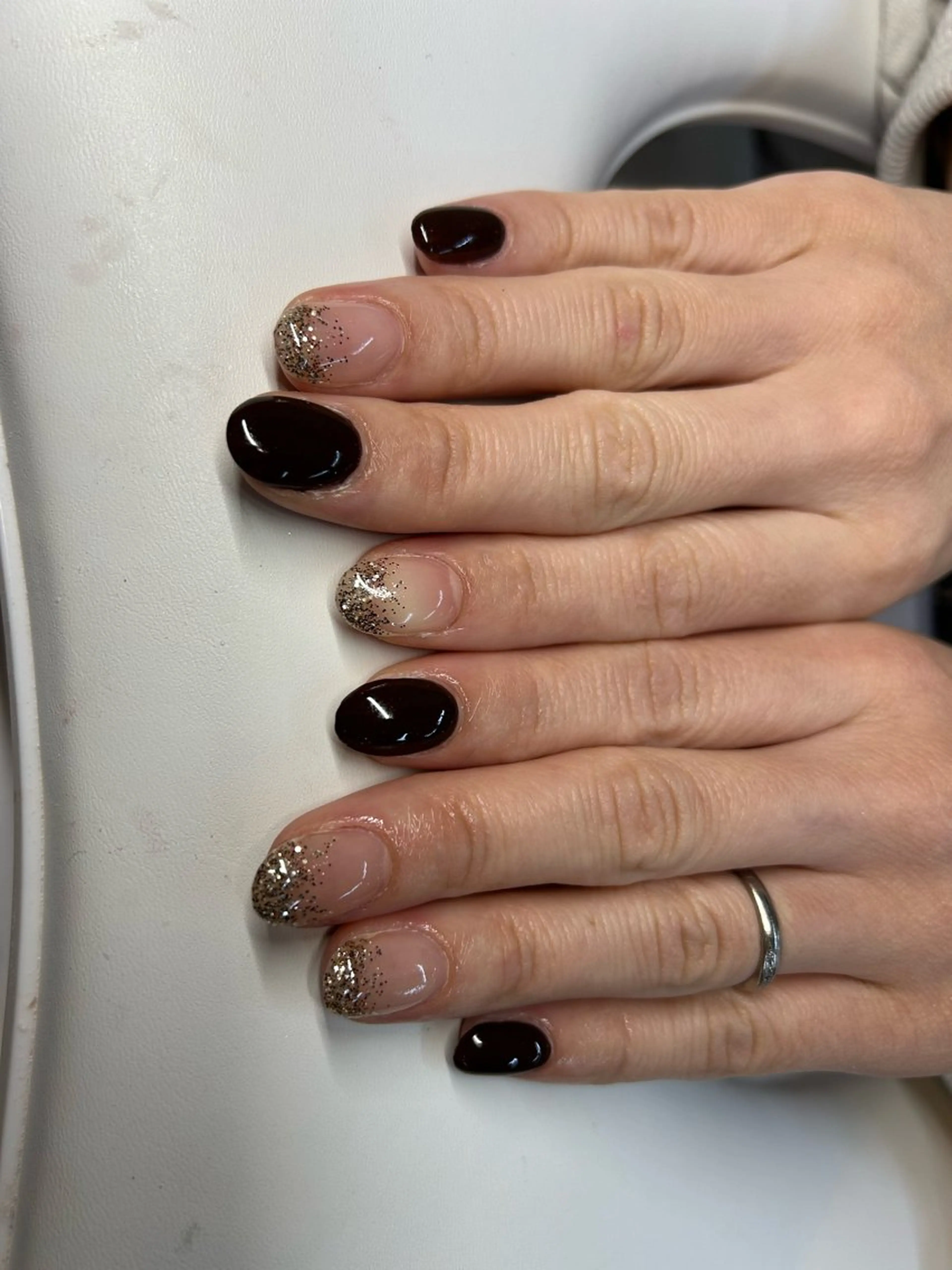 ネイル ブラウン ゴールド ラメ(グリッター) C’enna所属・C’enna nanakaのネイルデザイン