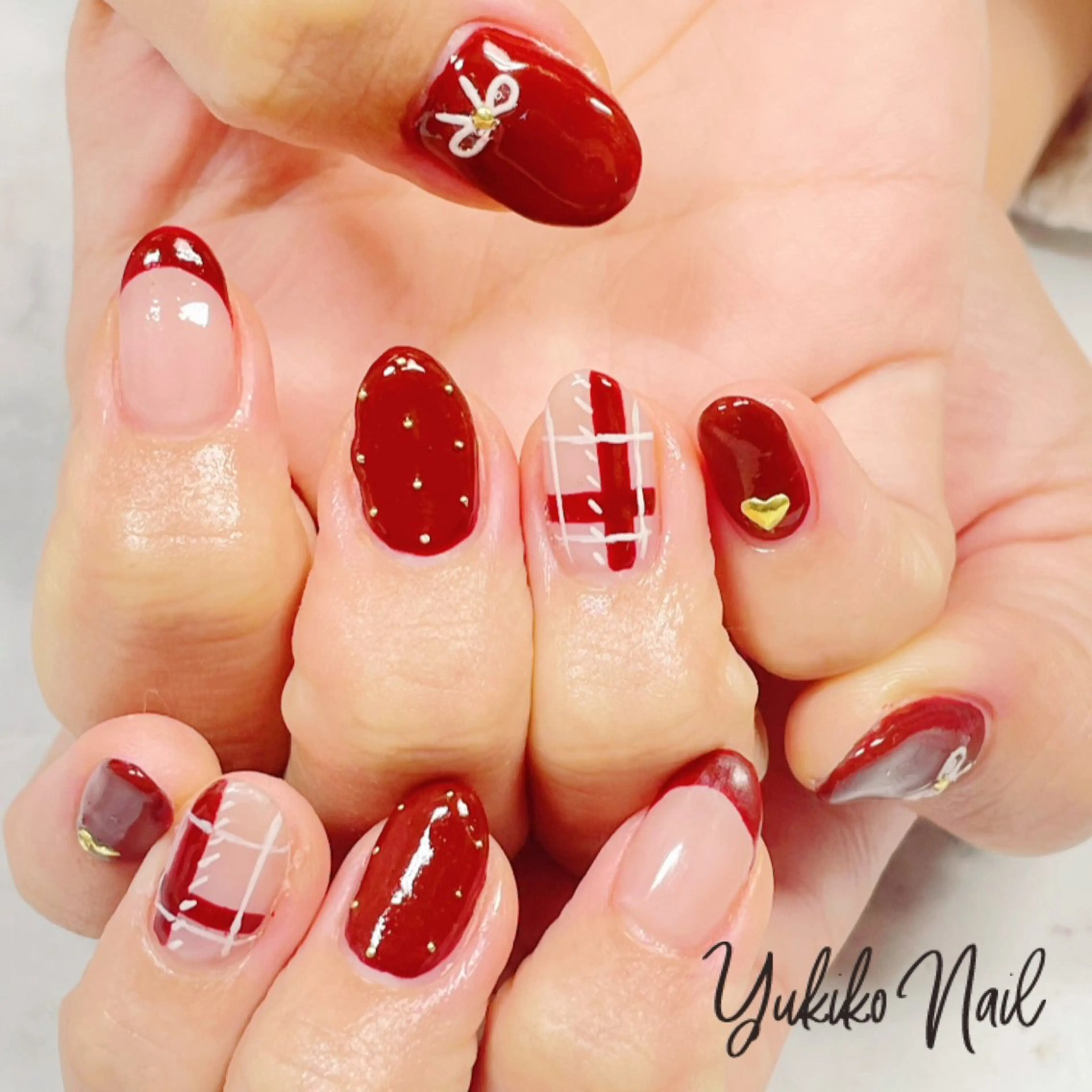 ネイル アートネイル ボルドー ハート リボン 冬ネイル ハンドネイル ユキコ ネイルのネイルデザイン