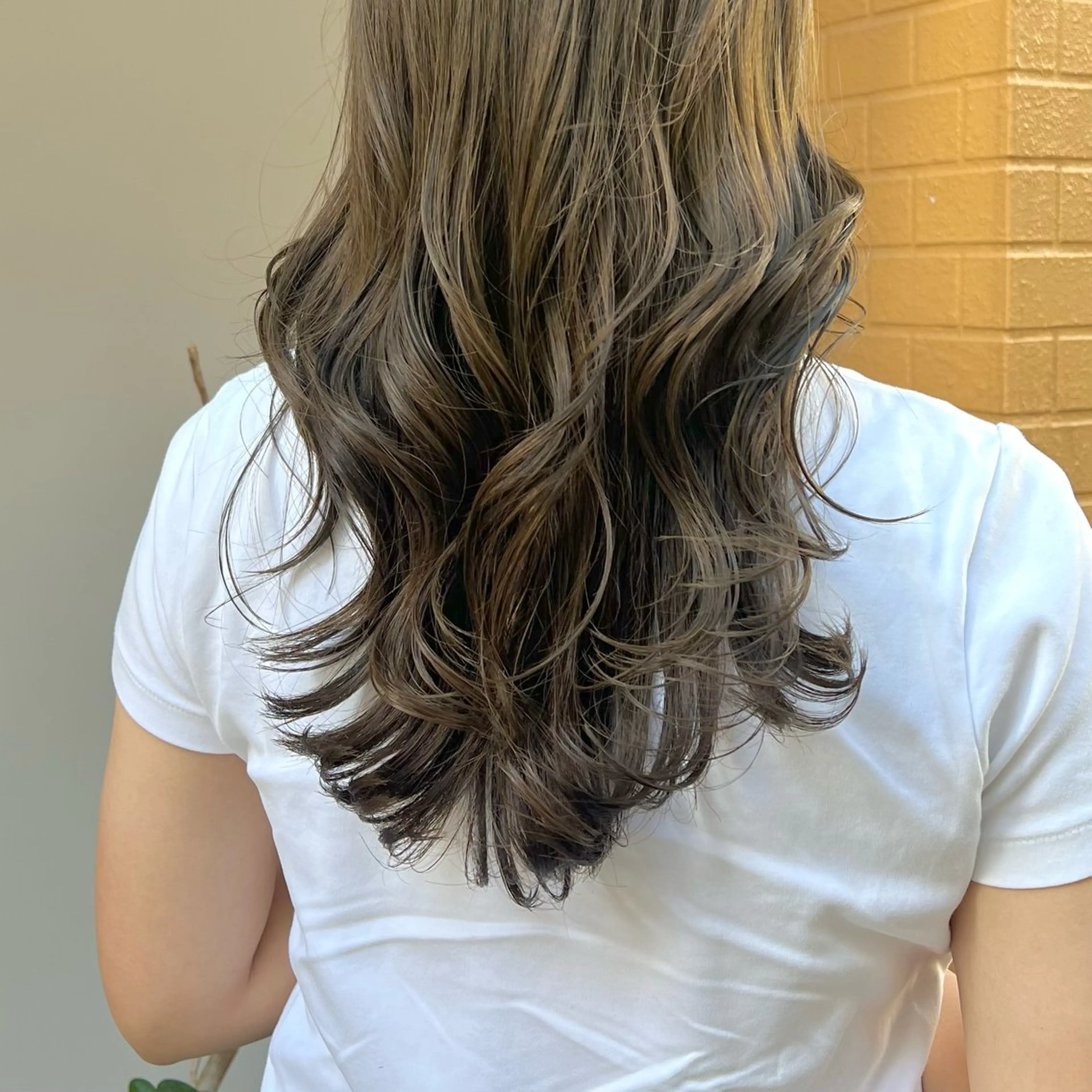 ロング re view MIRUのヘアスタイル