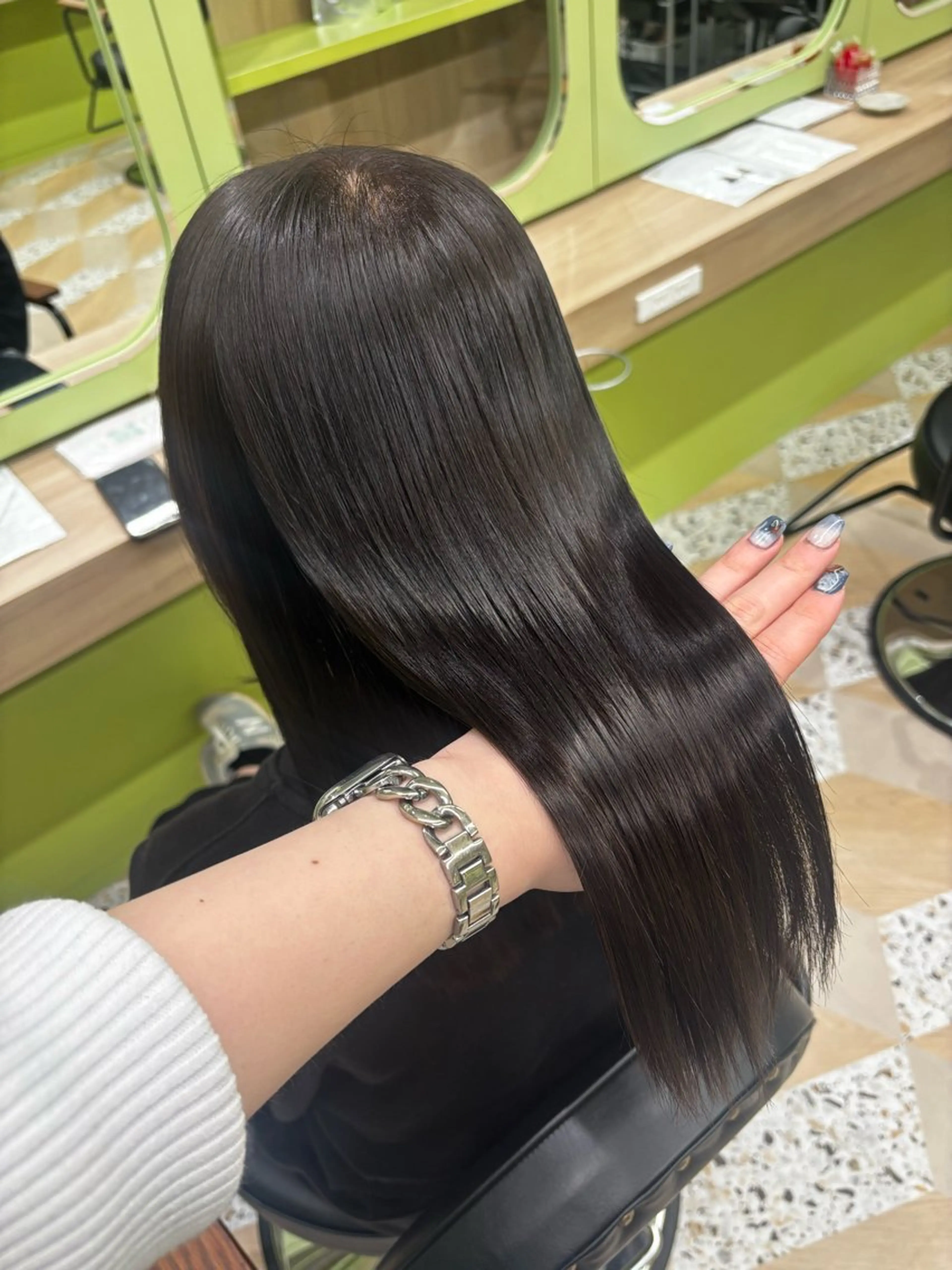 ロング 髪質改善 韓国風ヘア トリートメント カット ヘアカラー 縮毛矯正 トリートメント シオン/艶髪/ 暗髪カラーのヘアスタイル