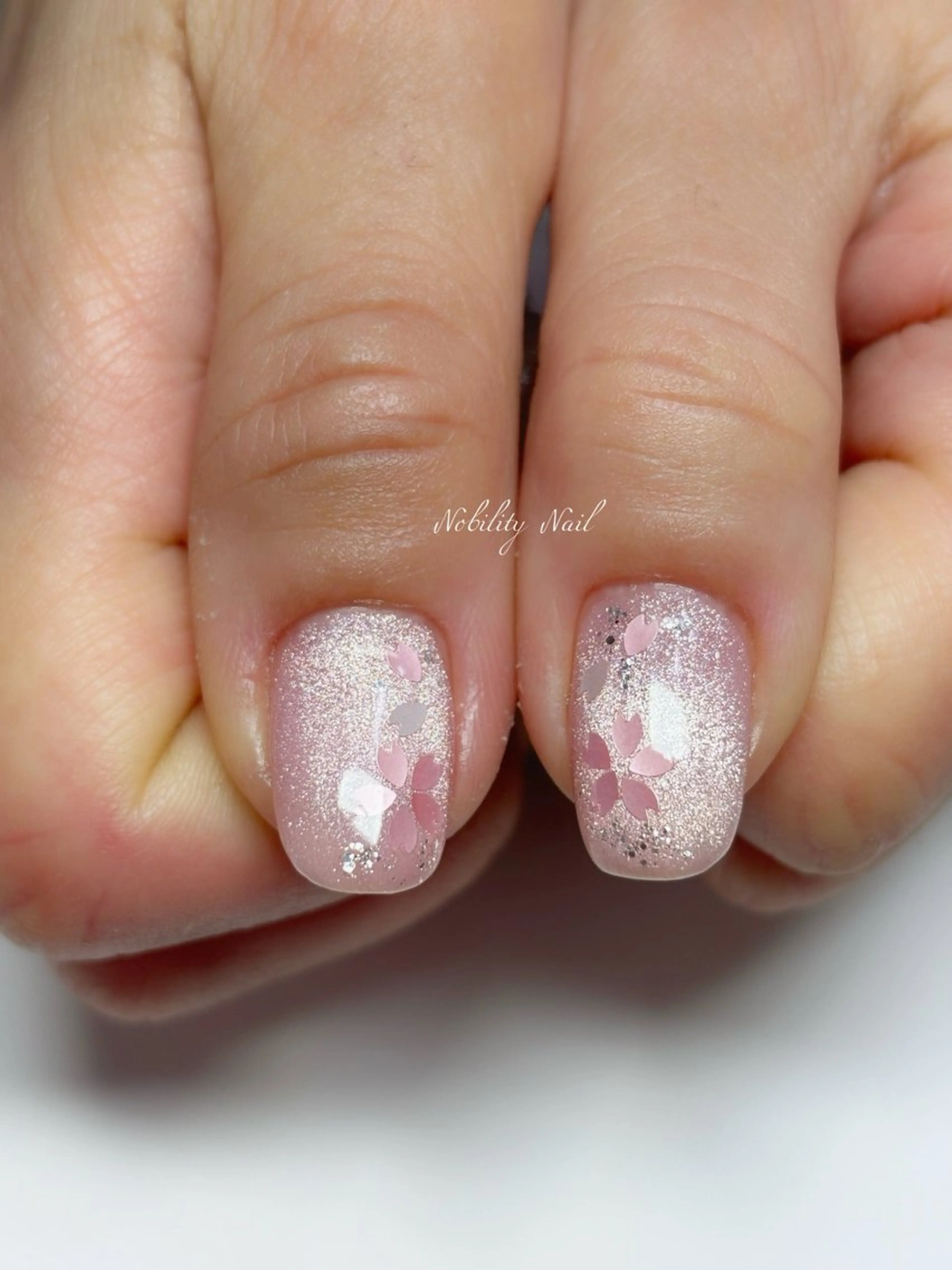 ネイル 桜ネイル ジェルネイル ホログラムネイル ラメ(グリッター) マグネットネイル ネイルサロンNobilityNail所属・風口 麻由子のネイルデザイン