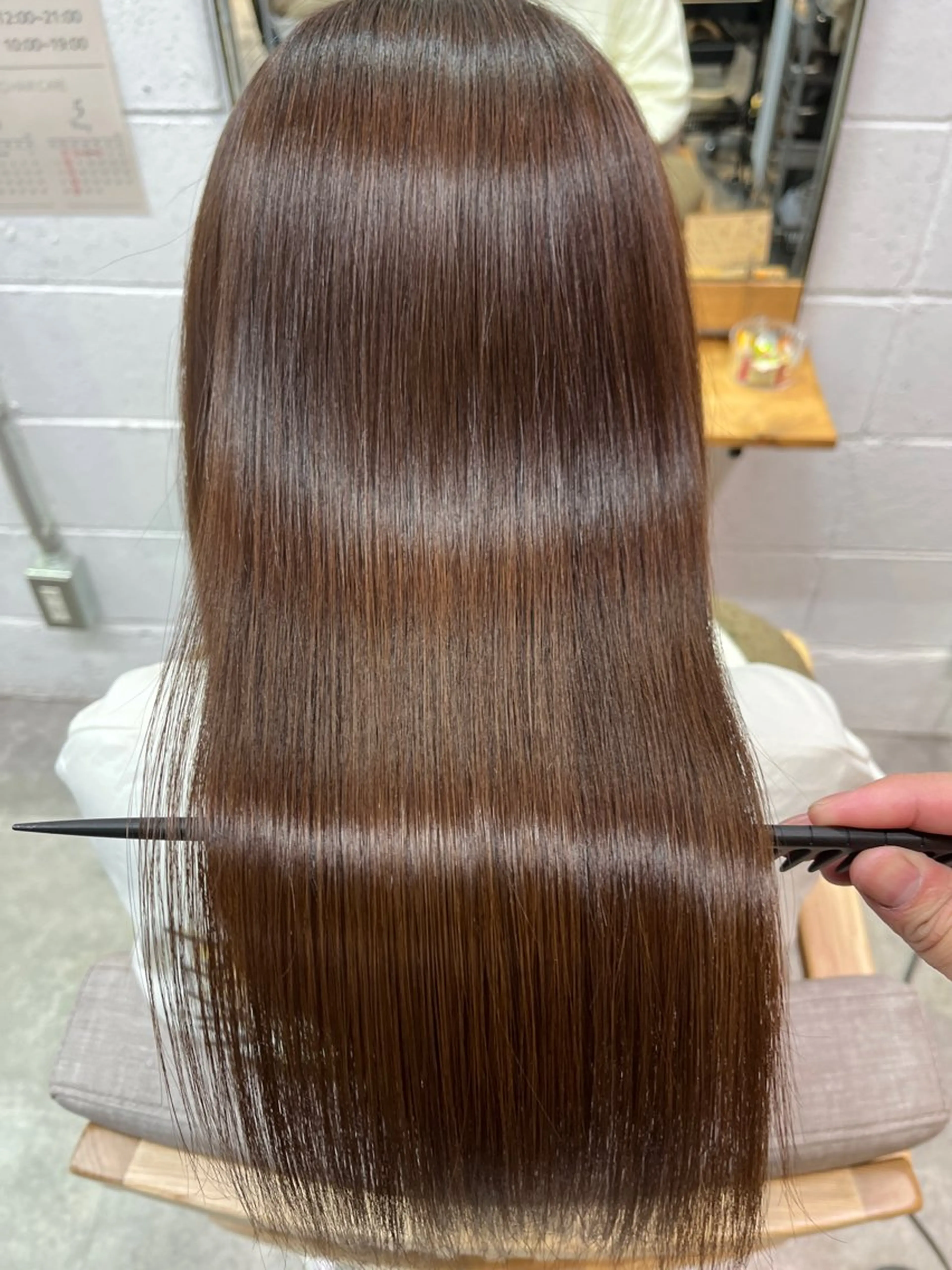 ツヤツヤに仕上がる✨髪質改善ストレート+カットの写真