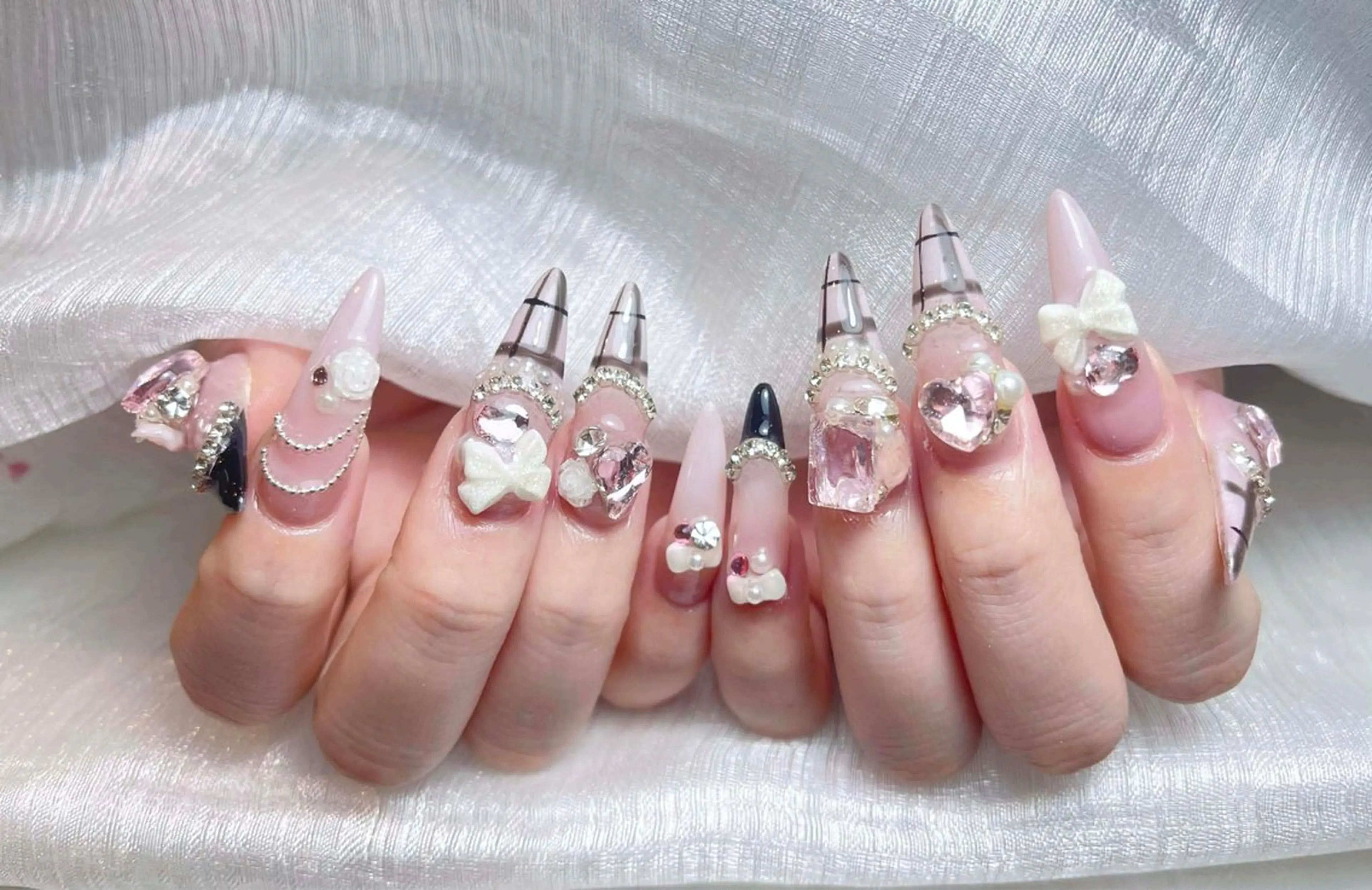 ネイル アートネイル 成人式 ジェルネイル ニュアンスネイル 夏ネイル ハンドネイル NIE MoMoのネイルデザイン