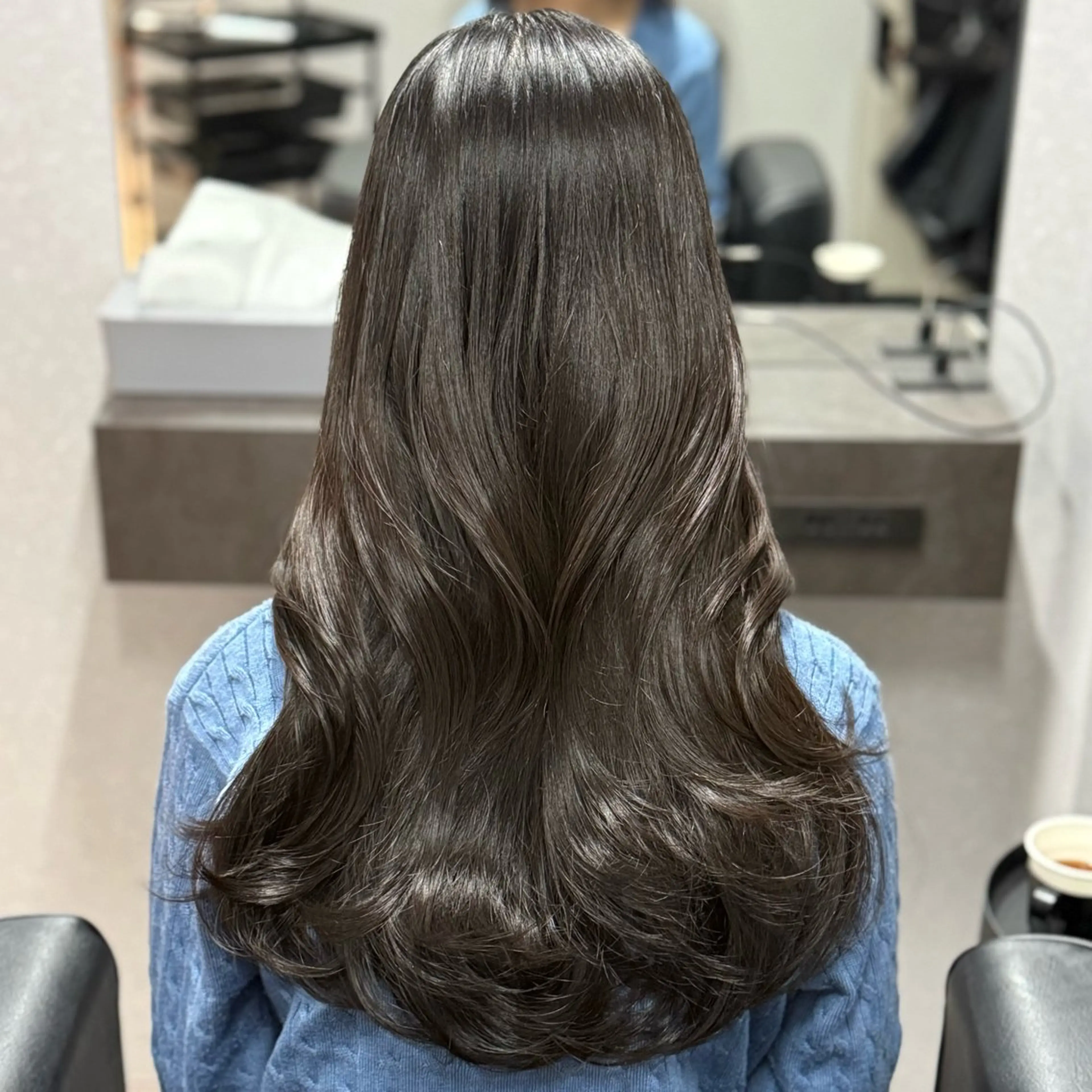 ロング カラー 黒髪 透明感カラー グレージュ オリーブカラー 髪質改善 ヘアカラー トリートメント ブリーチなし Ⅰ 髪質改善カラーのヘアスタイル