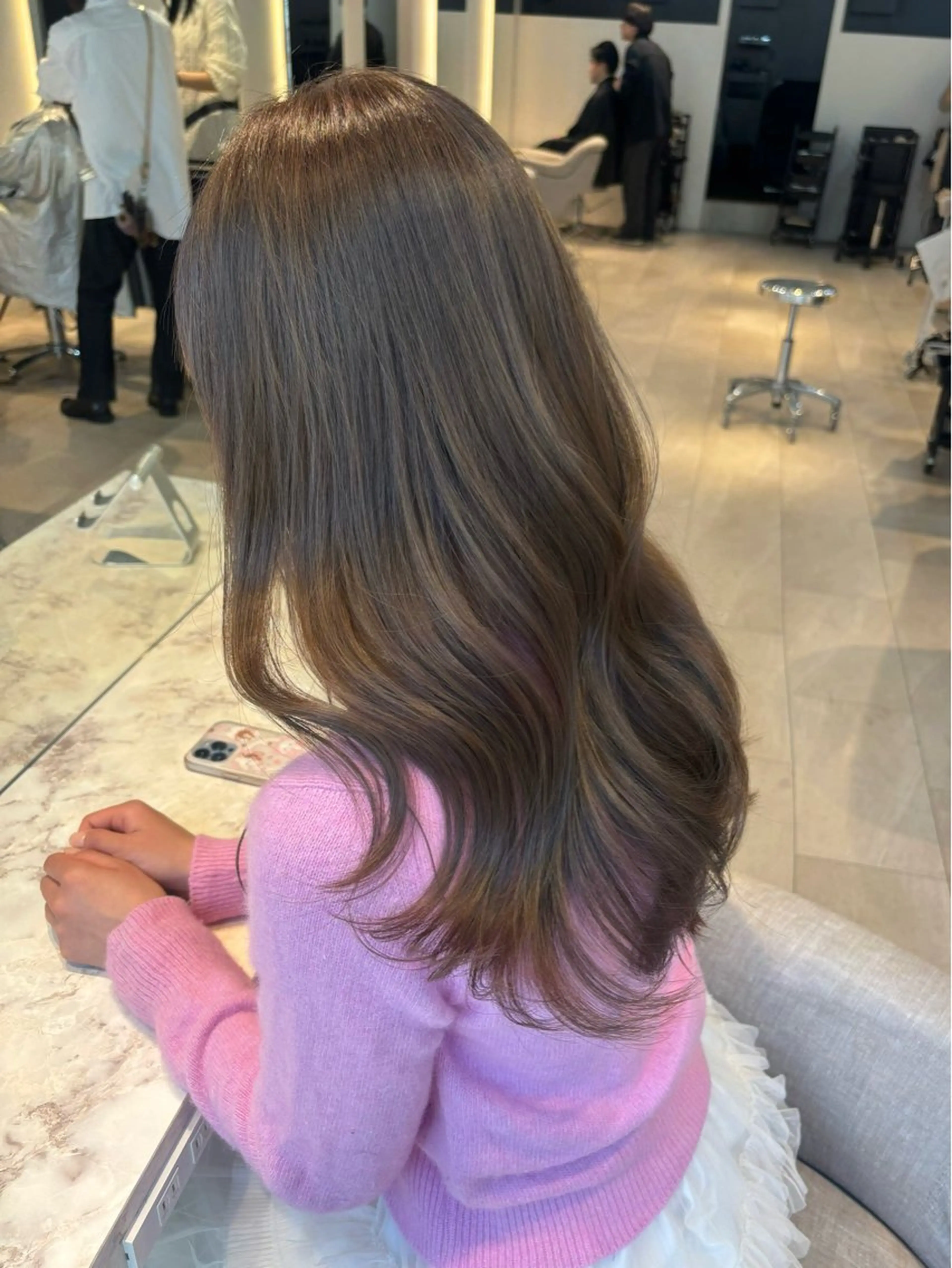ロング レイヤーカット/ 透明感カラー🤍楓のヘアスタイル