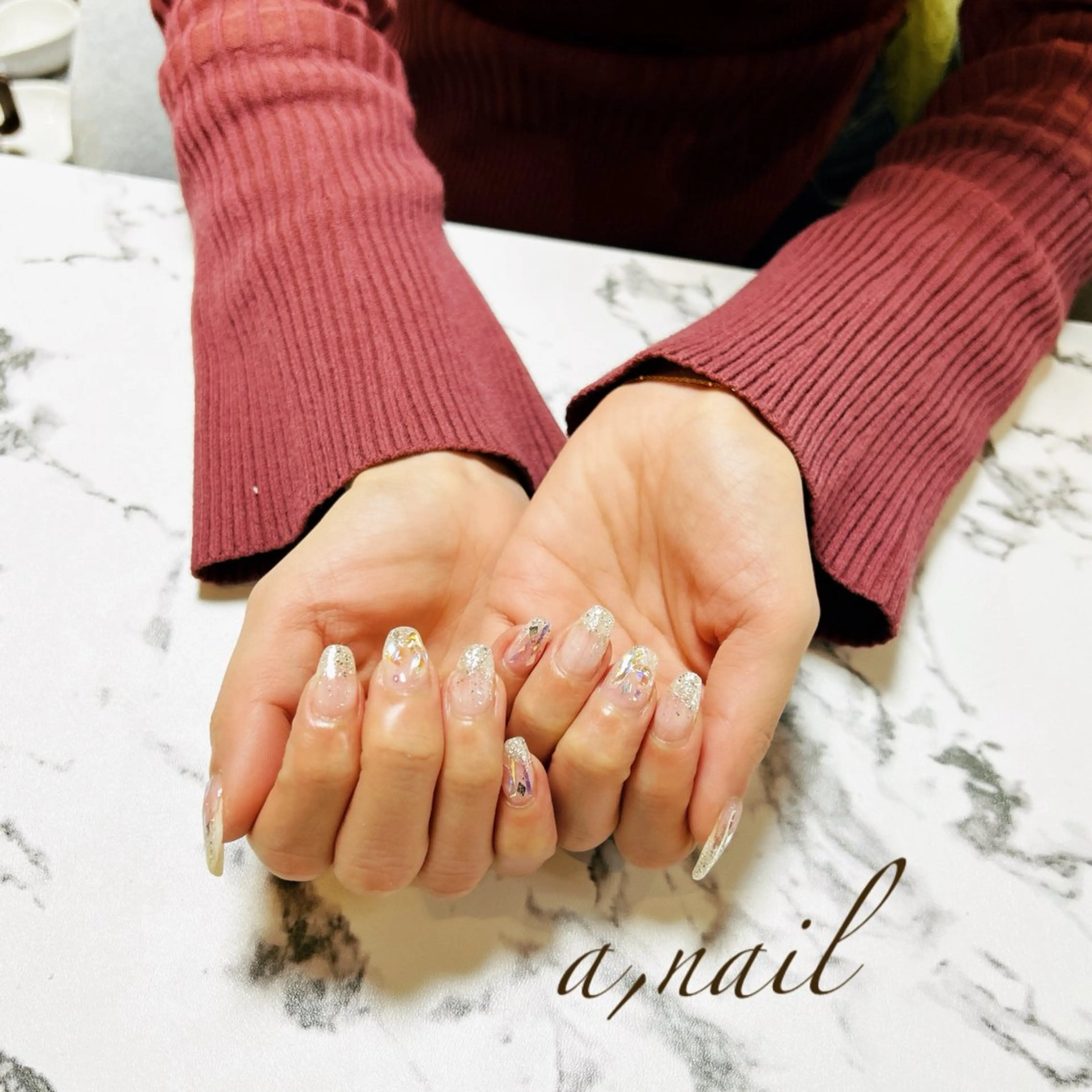 ネイル オーロラネイル ジェルネイル グラデーション キラキラネイル ラメ(グリッター) ハンドネイル ネイルサロン エーネイルのネイルデザイン