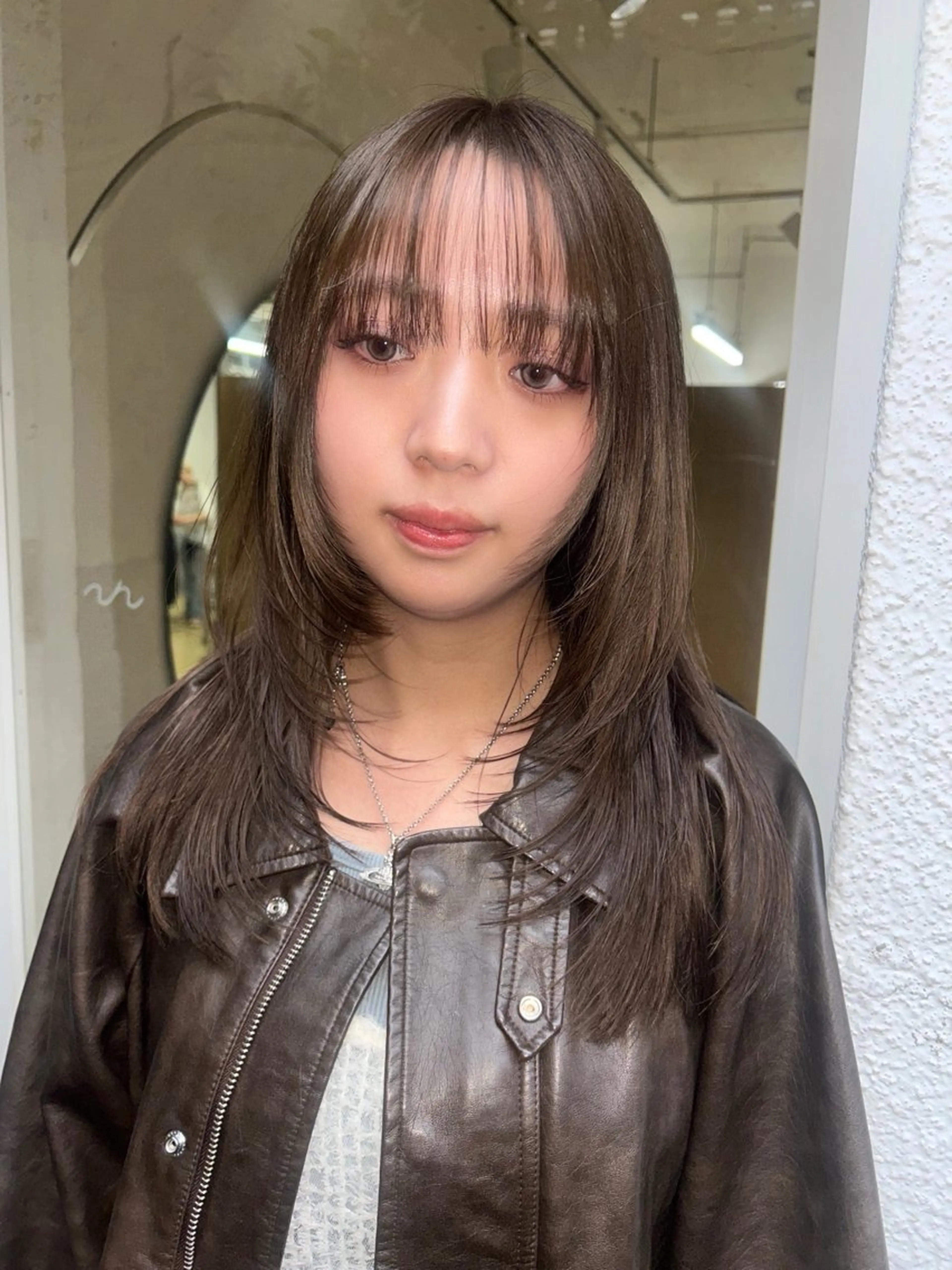 セミロング カラー カット ヘアカラー トリートメント hen所属・心斎橋/レイヤー/ ブリーチ/モエのヘアスタイル