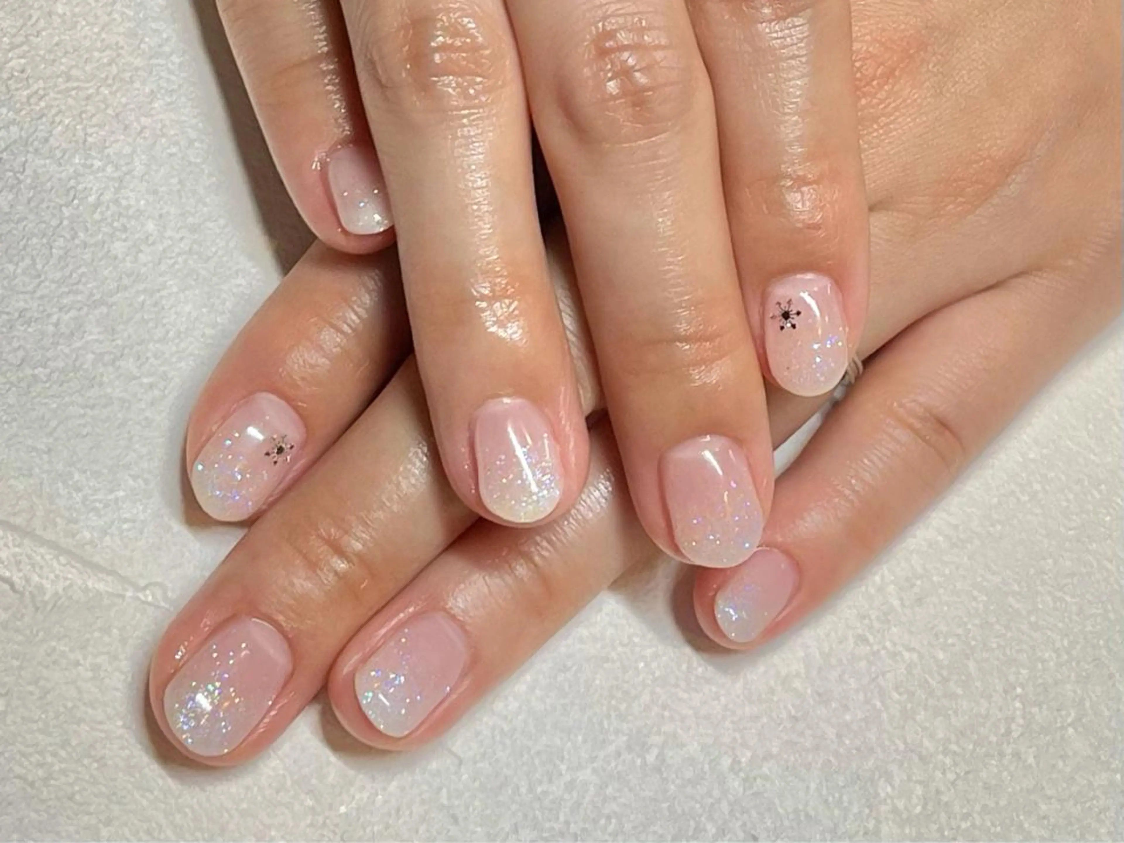 ネイル グラデーション ラメ(グリッター) ラメグラデーション シルバー ささき れいなのネイルデザイン