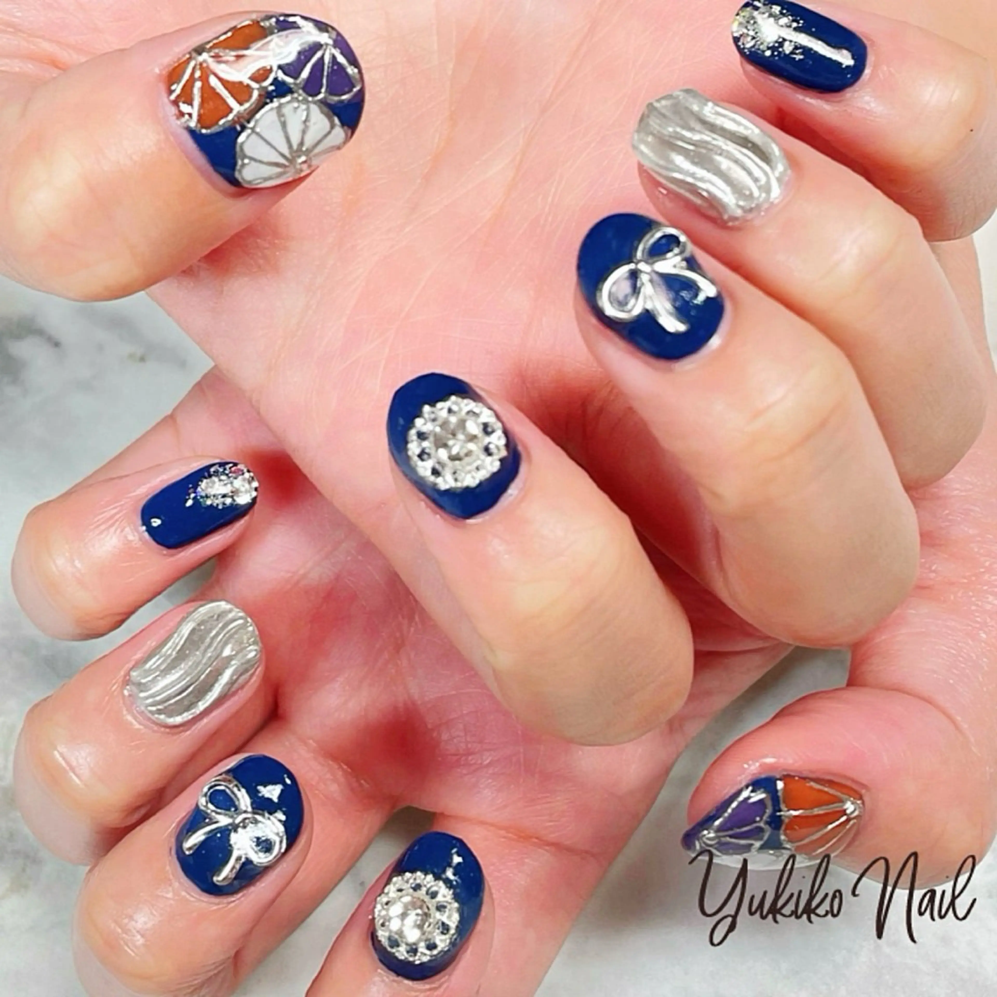ネイル 成人式 ネイビー シルバー ハンドネイル ユキコ ネイルのネイルデザイン