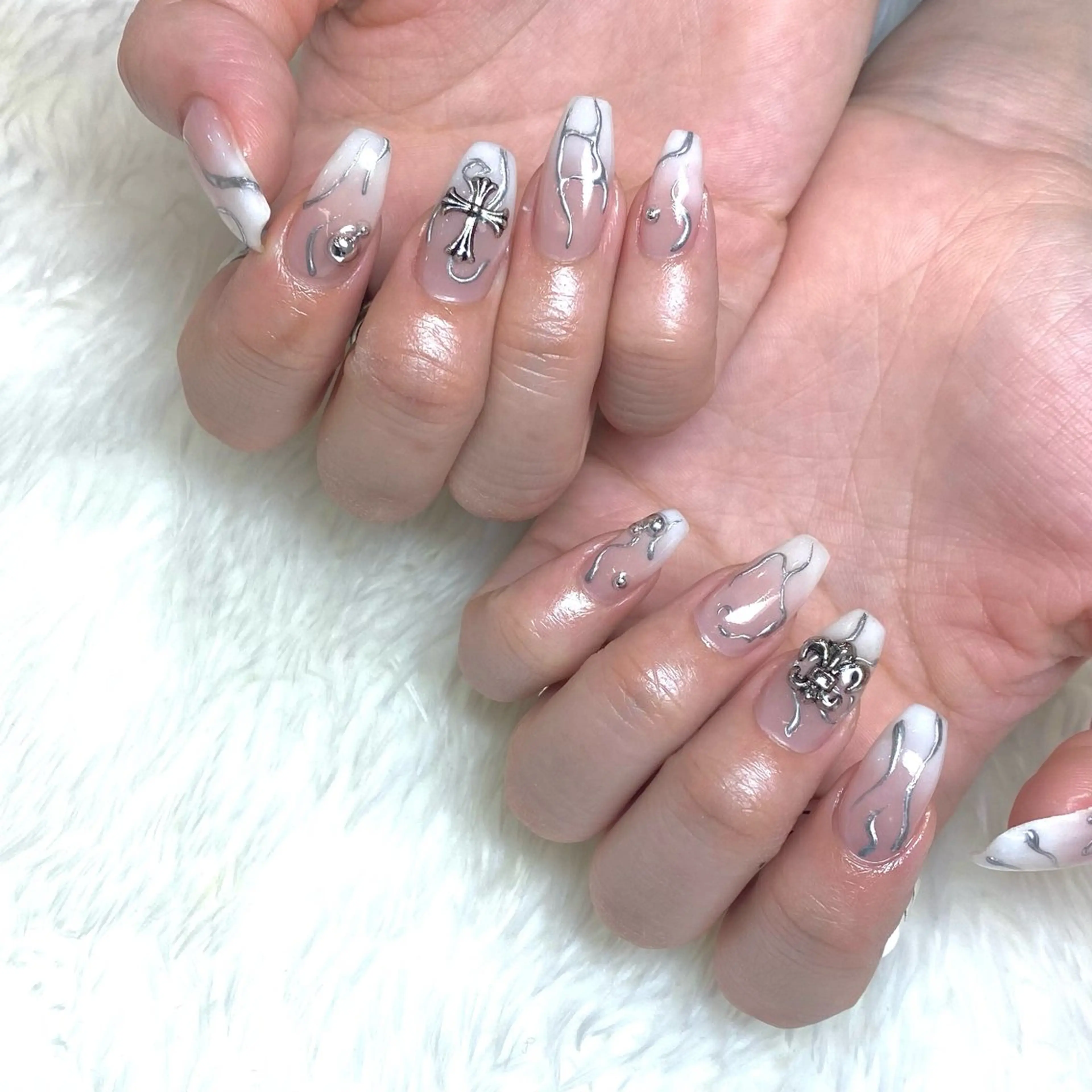 ネイル ジェルネイル キラキラネイル Nailsalon Merci所属・Merci momoのネイルデザイン