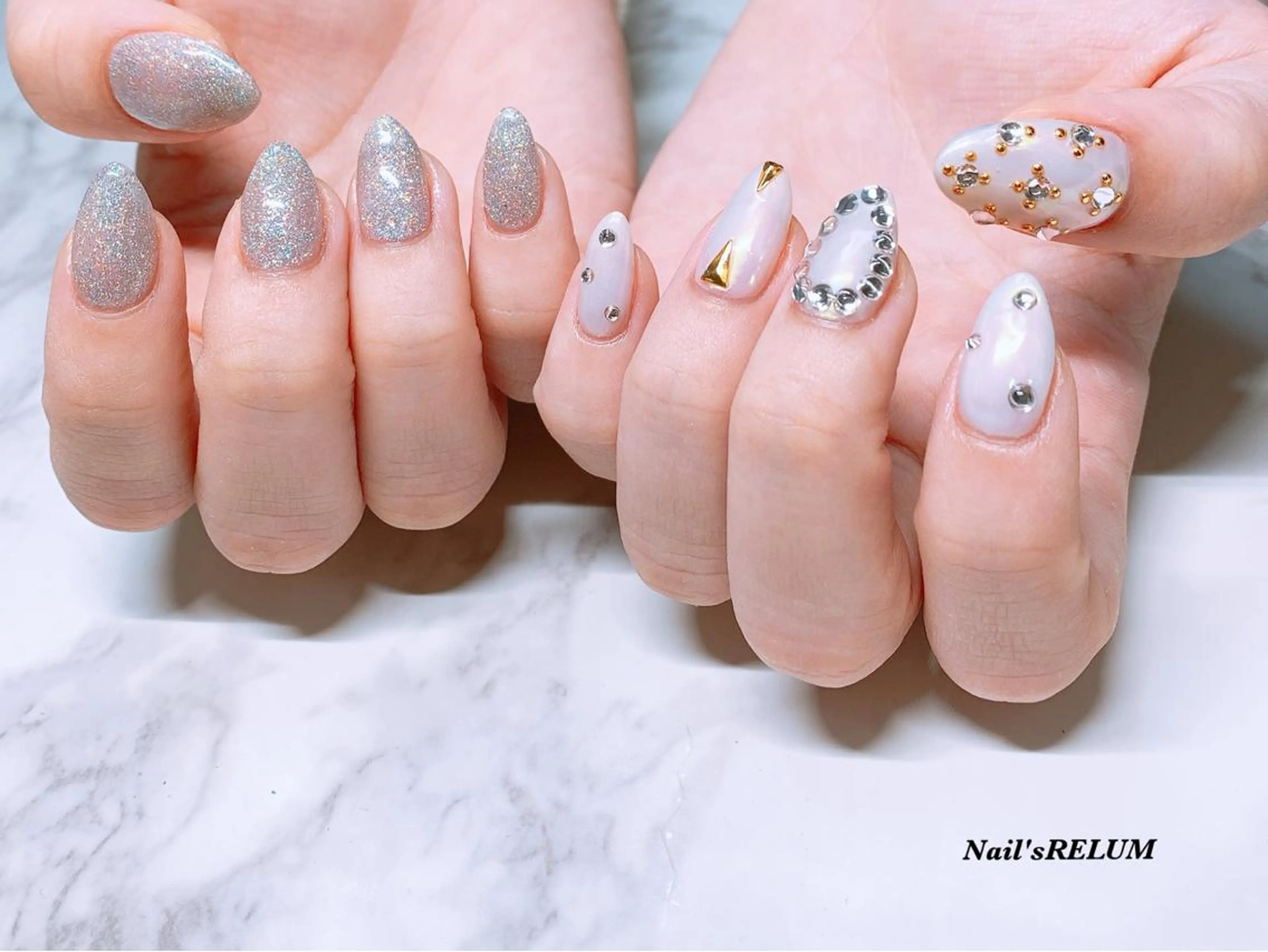 ネイル アートネイル THECOLORS所属・近貞 莉奈のネイルデザイン