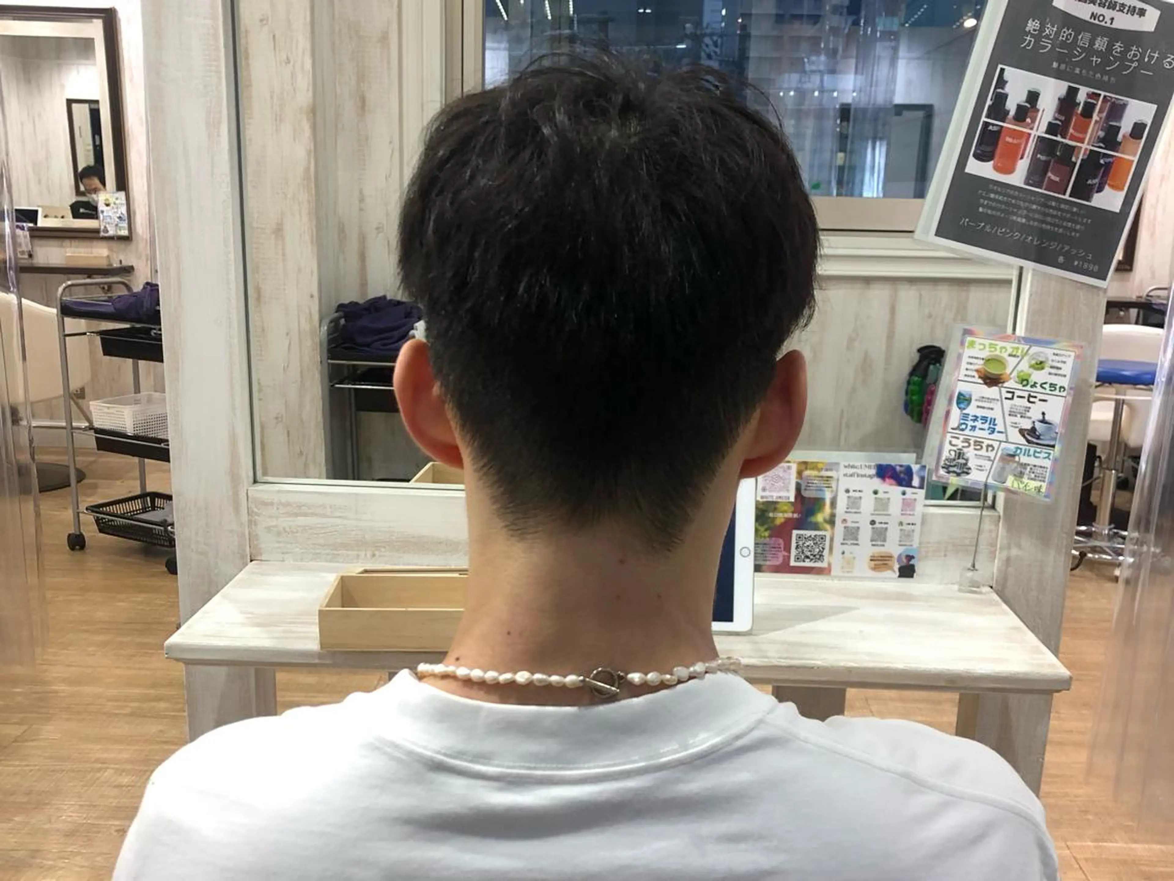 ショート white.所属・white.梅田 デザインカラー🦄のヘアスタイル