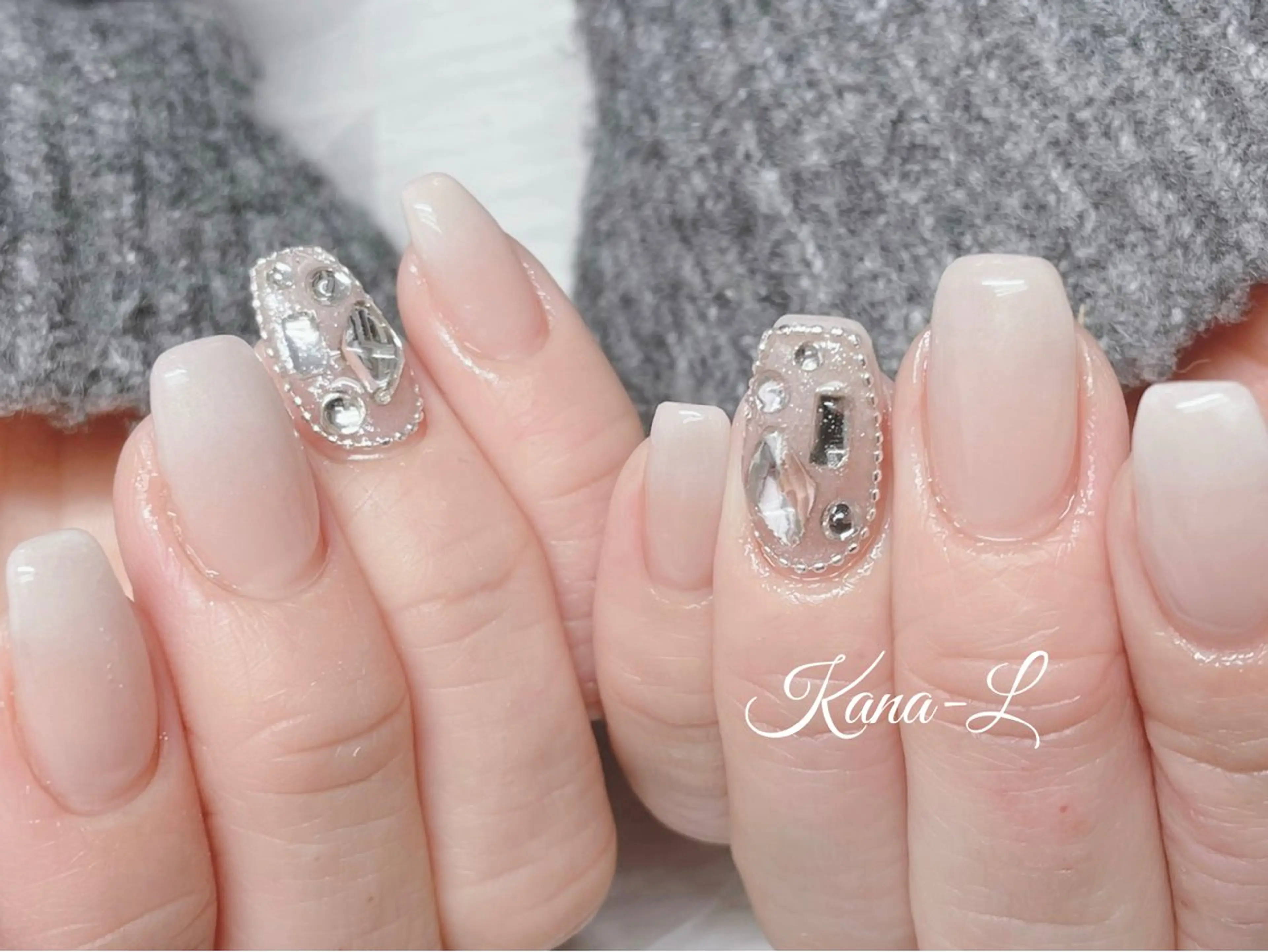 ネイル ジェルネイル グラデーション パラジェル 芦辺 香奈のネイルデザイン