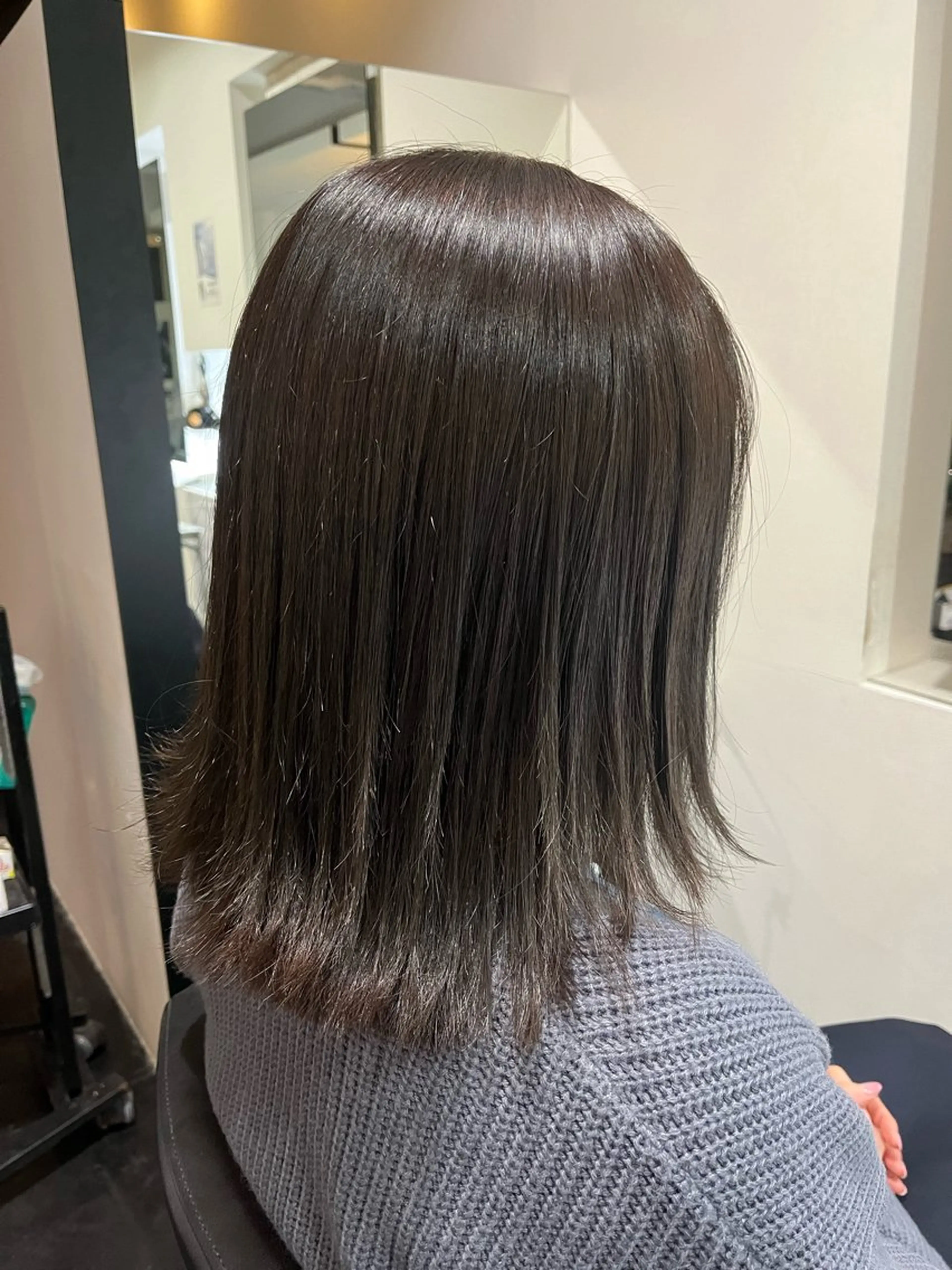 ミディアム カラー アッシュ アッシュブラウン ブラウンカラー 外ハネヘア アルバサンス所属・中居 蒼士のヘアスタイル