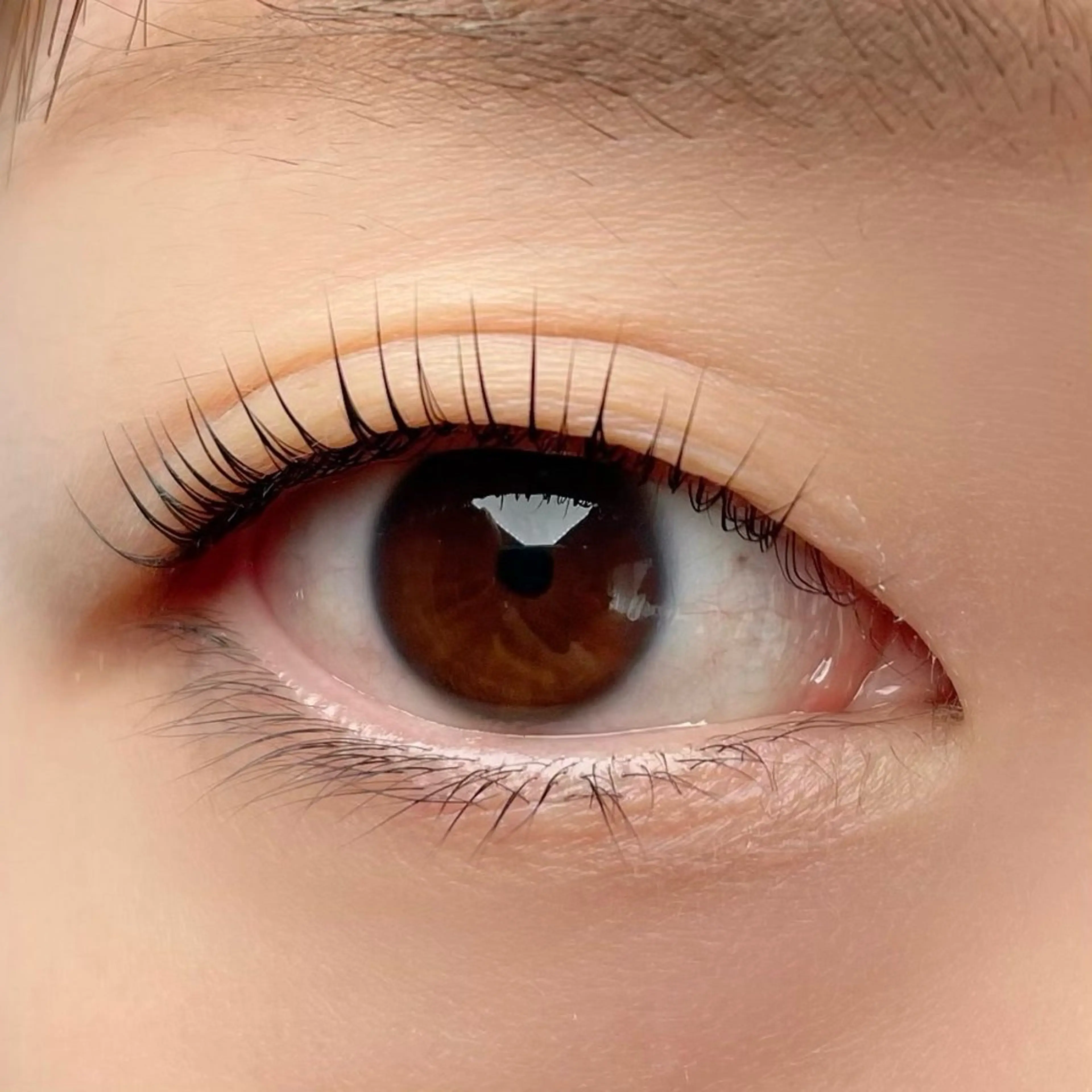 奥二重/一重/重めな瞼の方オススメ！スライドカールの写真