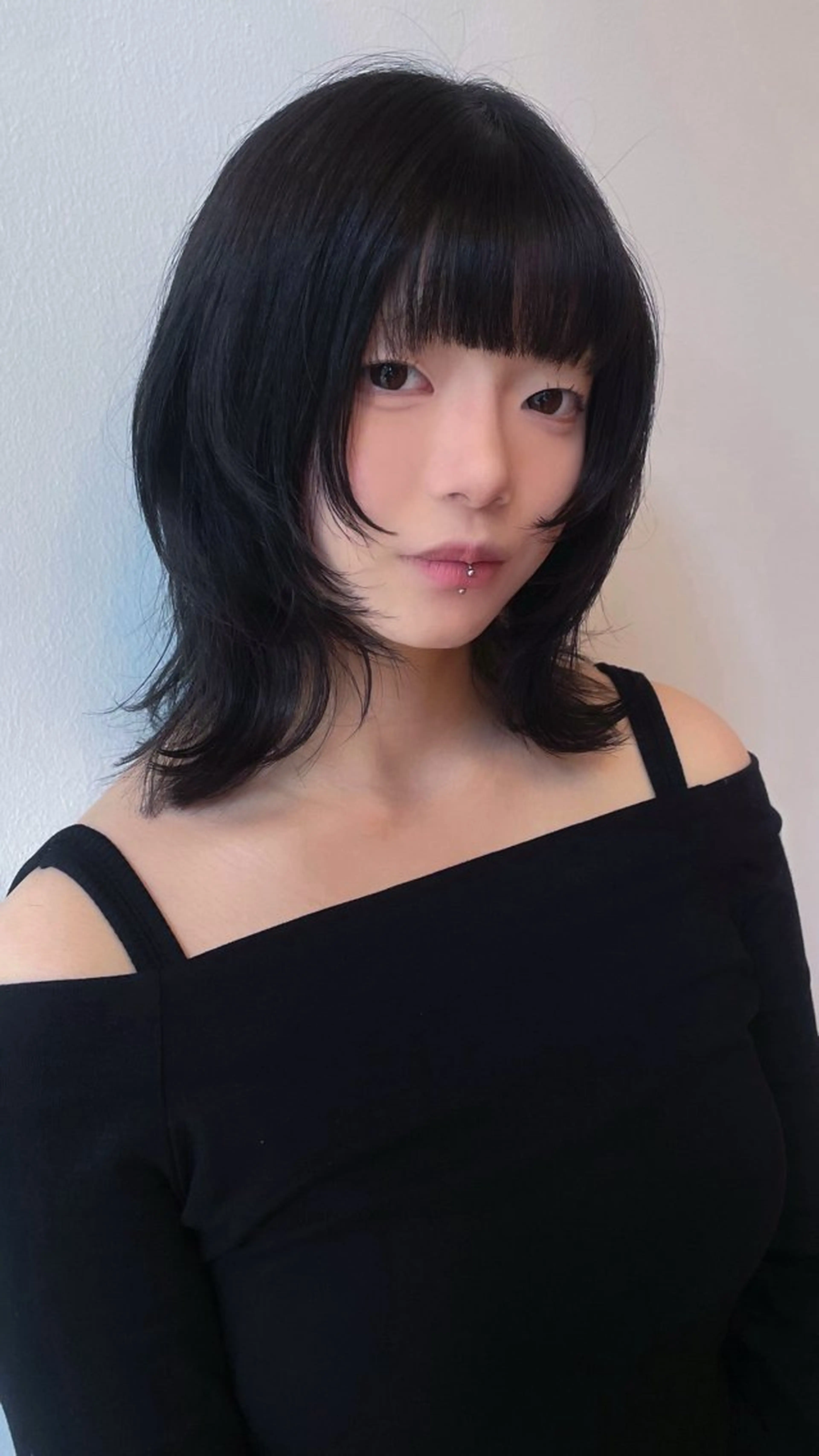 ミディアム レイヤーカット カット THEDOTS所属・淀 小南津のヘアスタイル