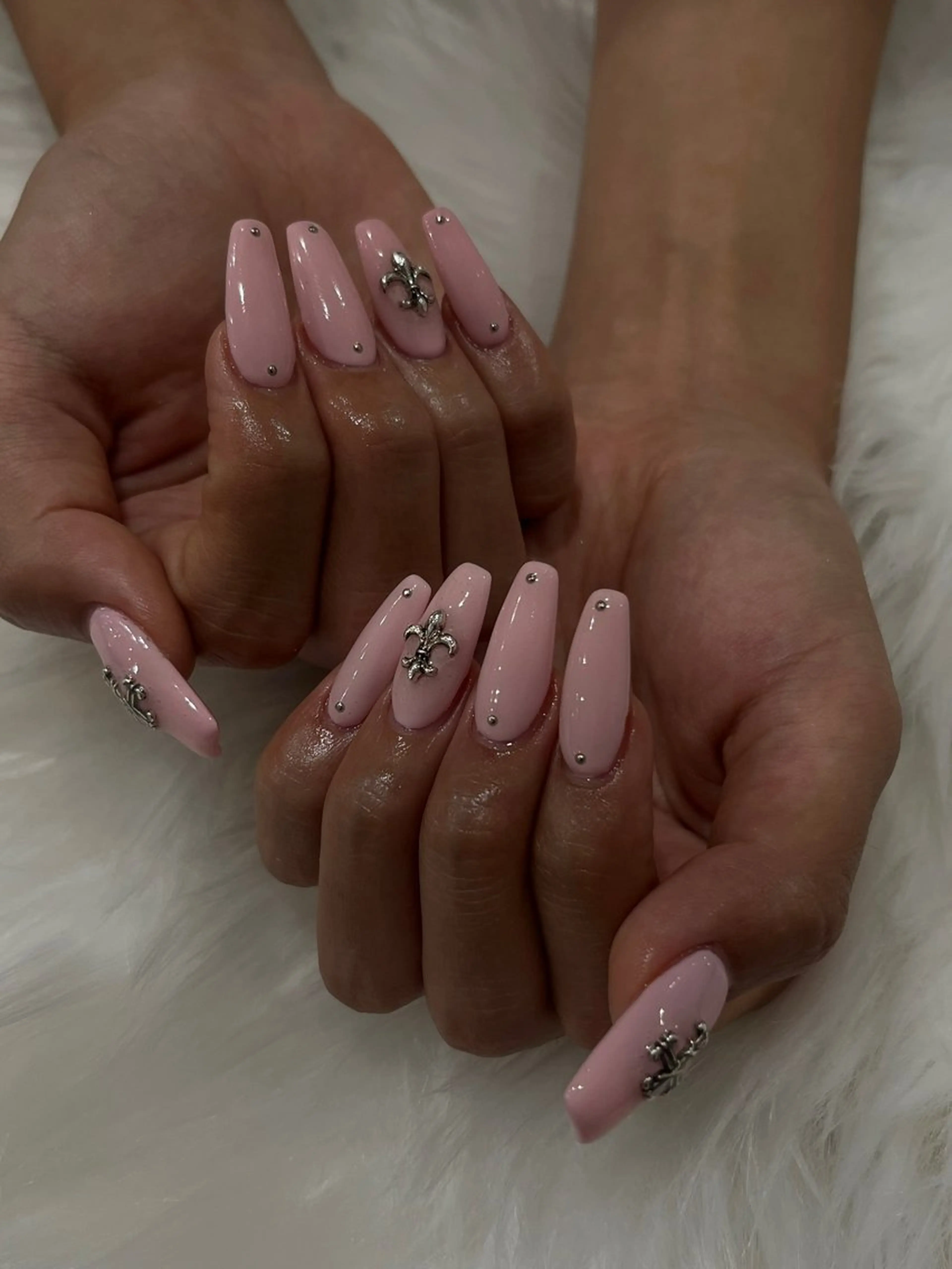 ネイル 𝓨𝓾𝓴𝓲 🫧🌷のネイルデザイン