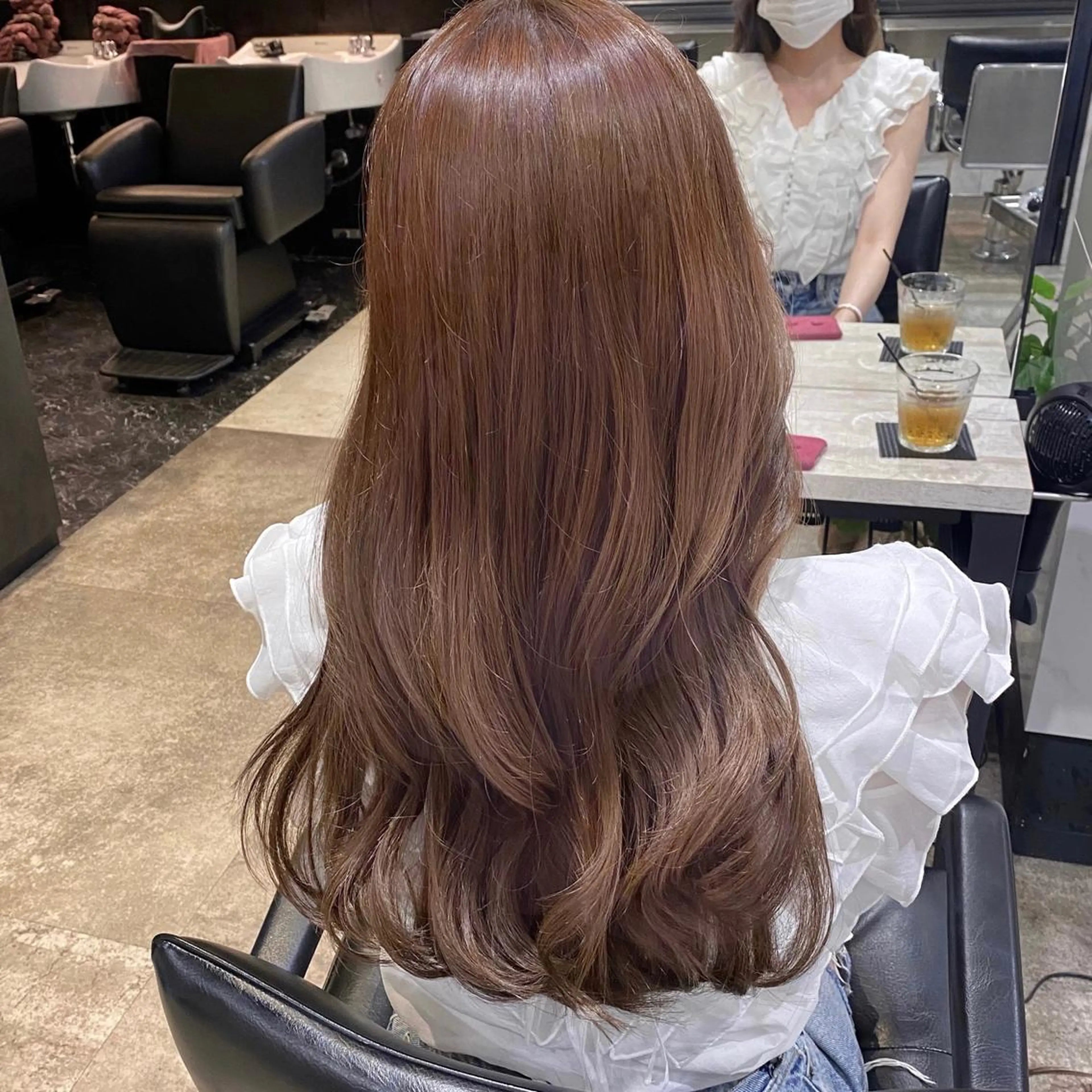 ロング カラー ヘアアレンジ ベージュカラー ブリーチ ブリーチなしカラー ピンクカラー ピンクベージュ youres hair東新宿店所属・新宿⌇韓国風ヘア ⌇透明感カラーのヘアスタイル