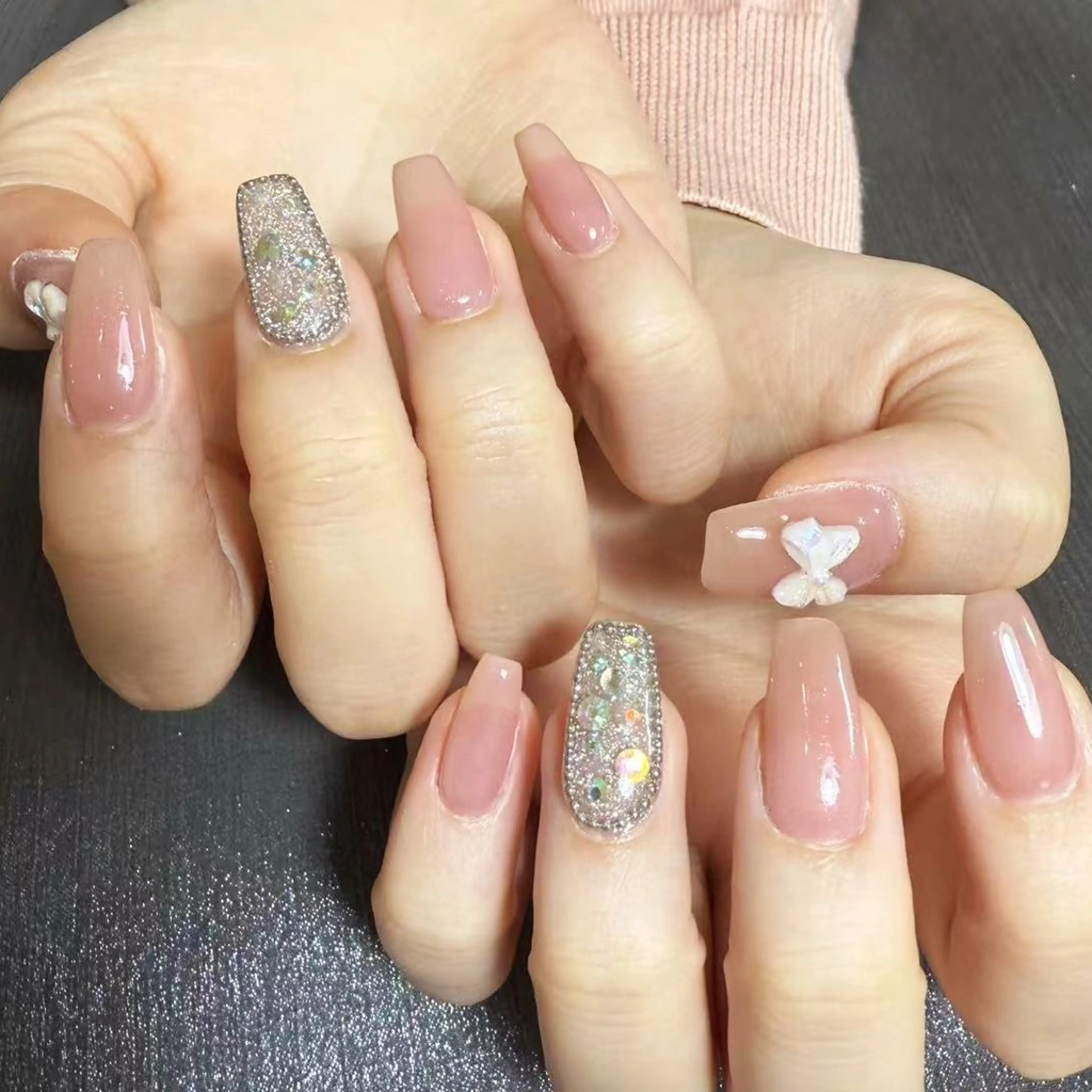 ネイル アートネイル オーロラネイル ガーリー キラキラネイル 韓国ネイル ハンドネイル yu ri 🌹のネイルデザイン