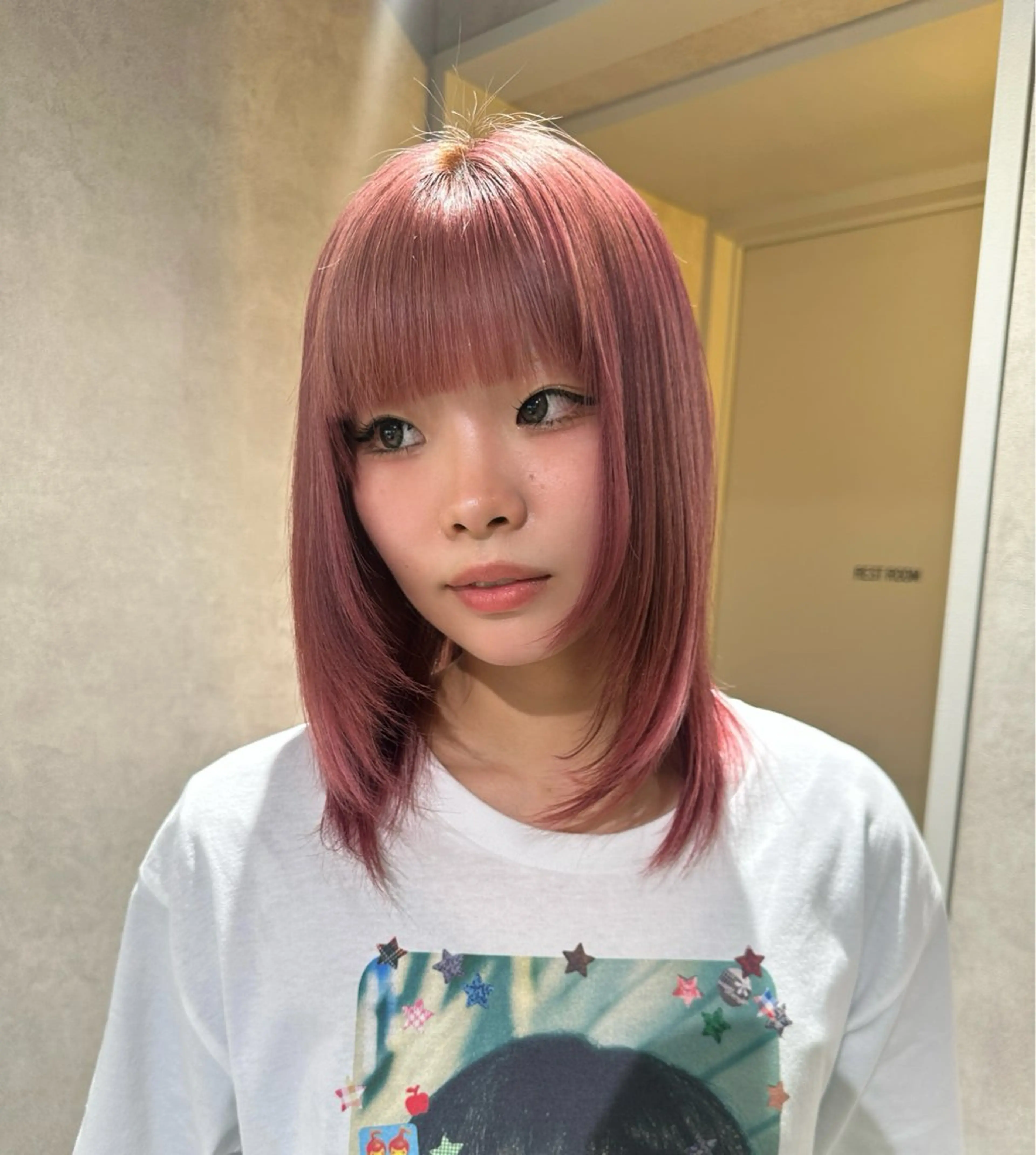 ミディアム ヘアカラー ハイトーン🫀 デザイン🪐yumeのヘアスタイル