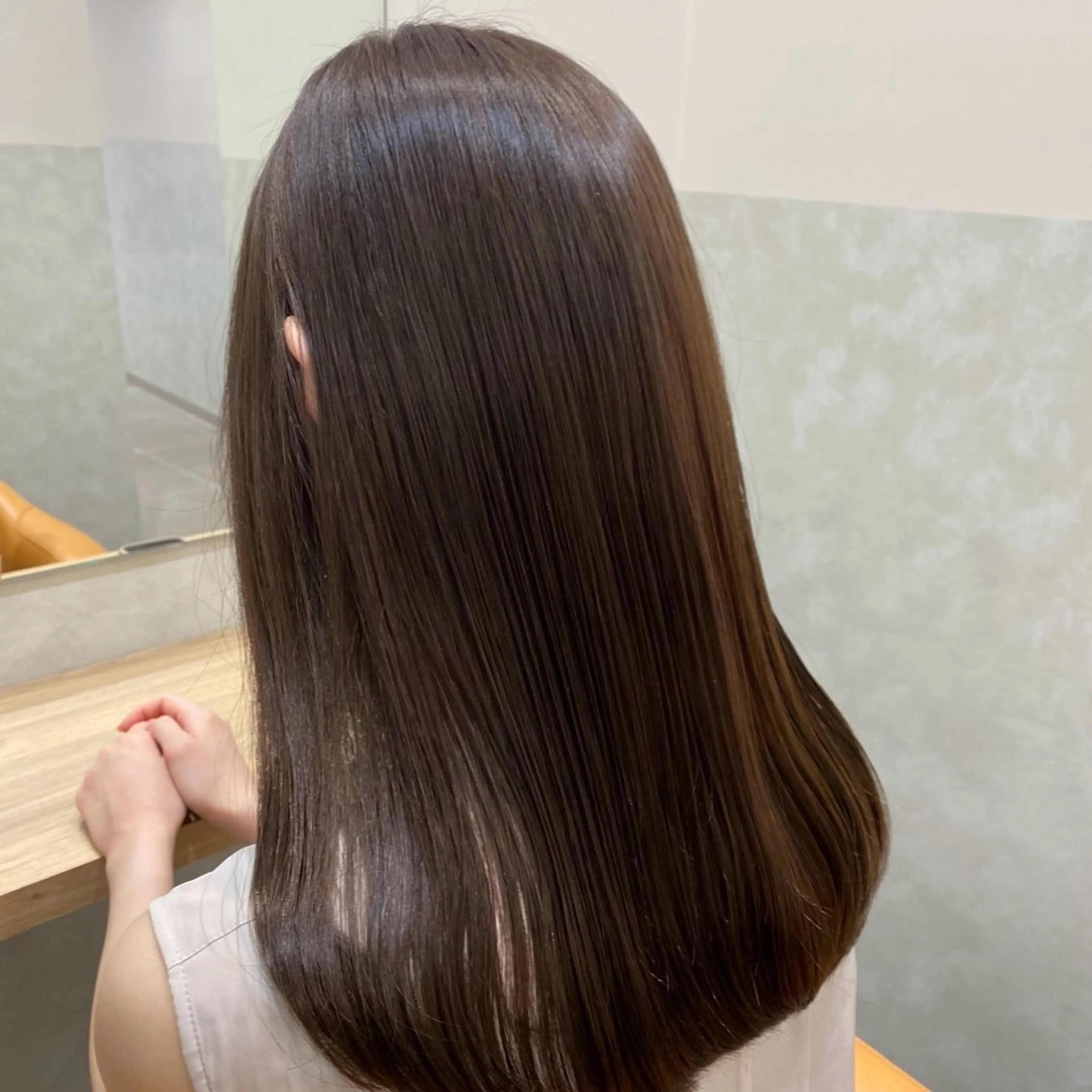 ロング カラー 郷頭元太/レイヤー /透ける艶カラーのヘアスタイル