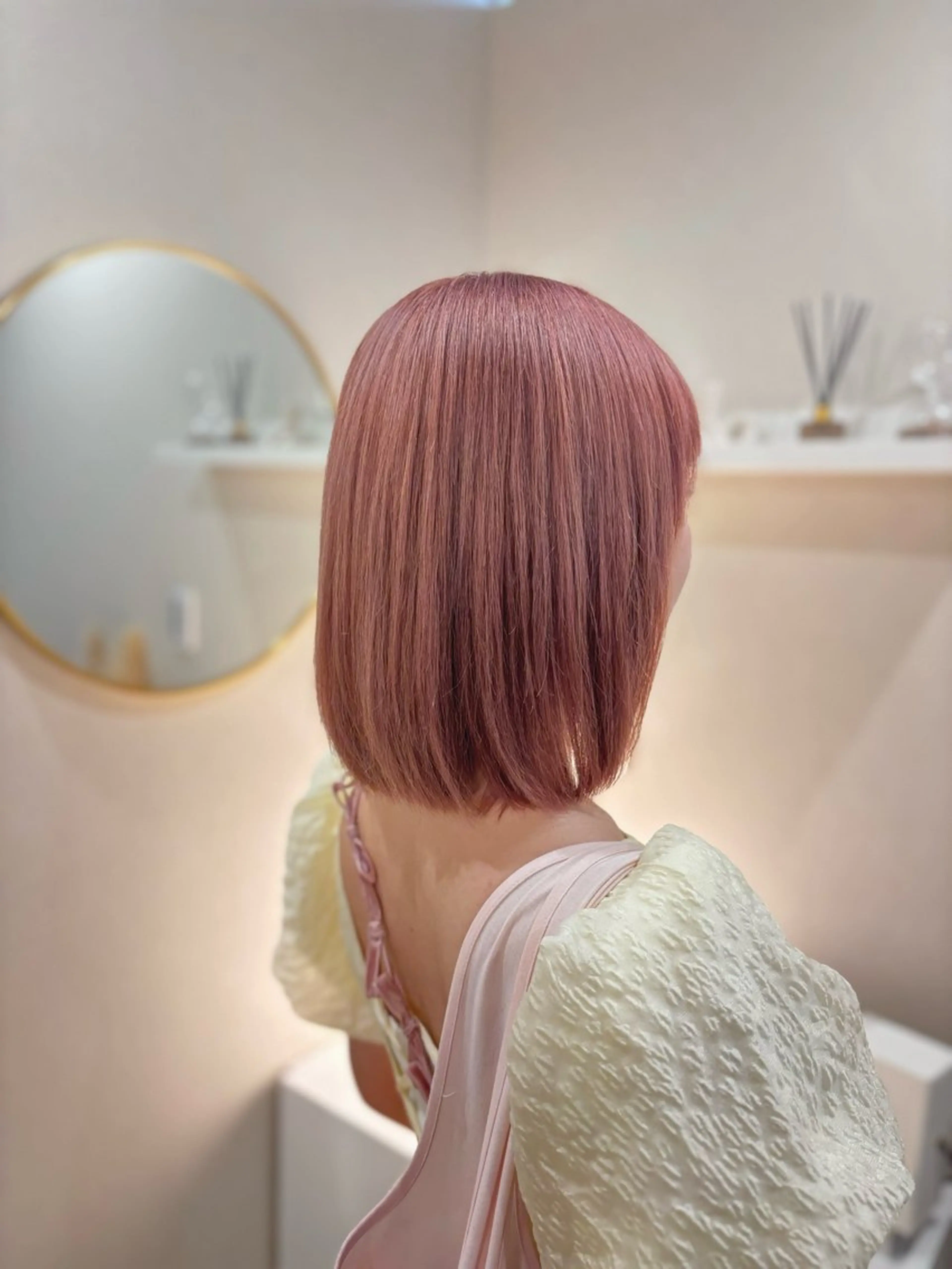 ショート カラー ベージュカラー ブリーチ ケアブリーチ ダブルカラー ピンクカラー カット ヘアカラー Carrefour LOCO Kyogoku八潮店【カルフールロコキョウゴク】所属・LOCO Aikaのヘアスタイル