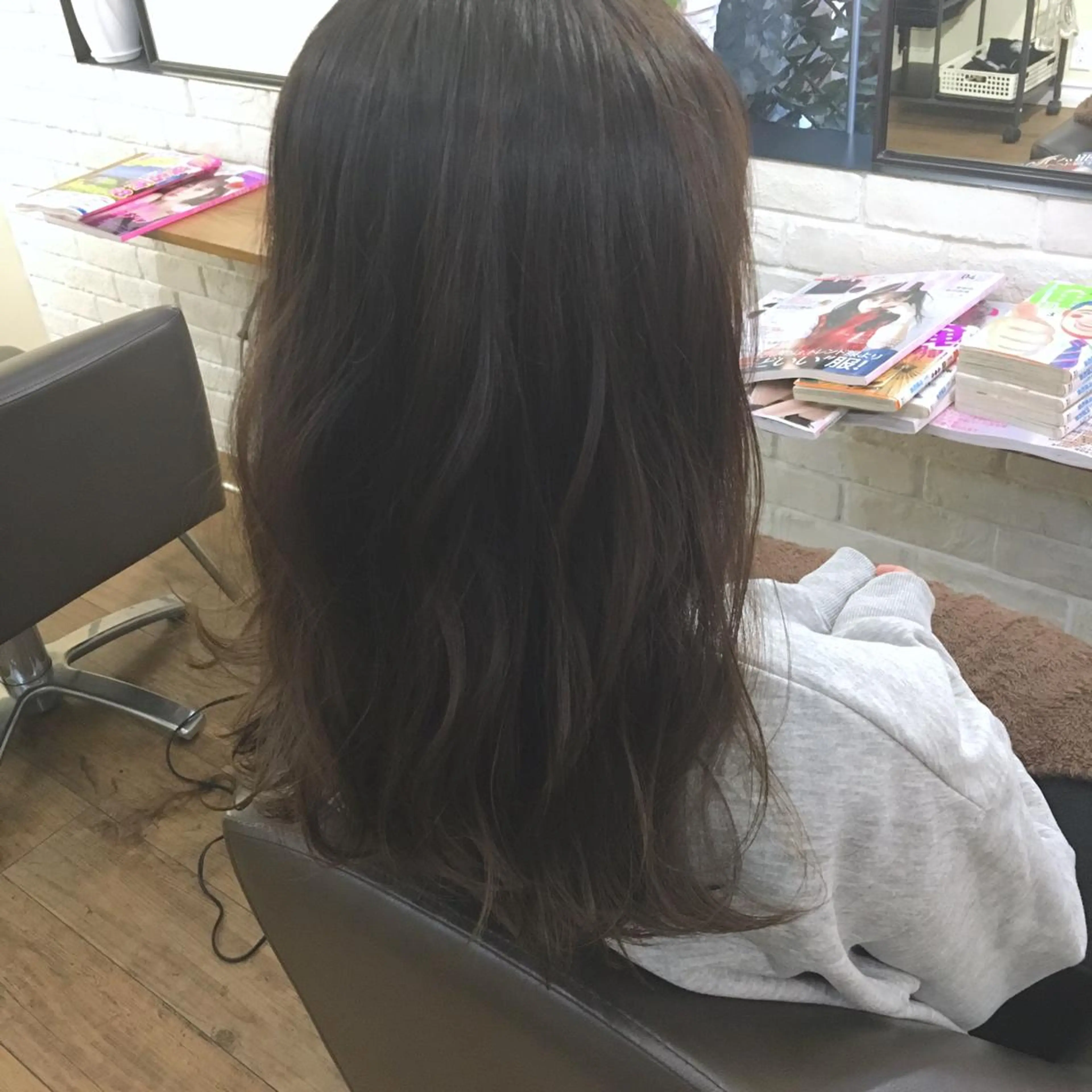 セミロング カラー アディクシーカラー 透明感カラー 上川 美幸のヘアスタイル