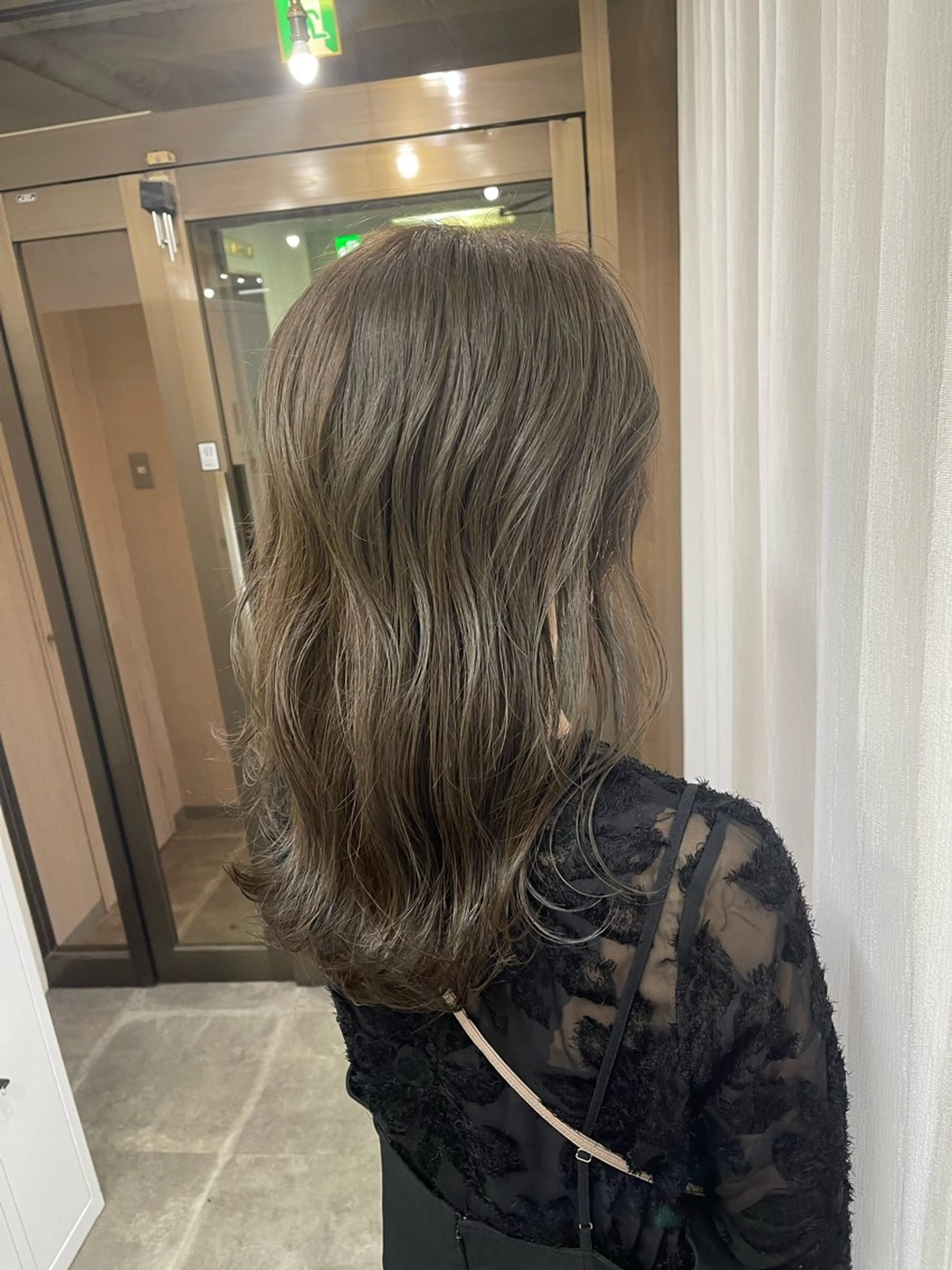 セミロング カラー ベージュカラー ブリーチ ケアブリーチ デザインカラー ダブルカラー ヘアカラー トリートメント SOYON西大寺店所属・ダブルカラー/ 髪質改善💎安藤のヘアスタイル