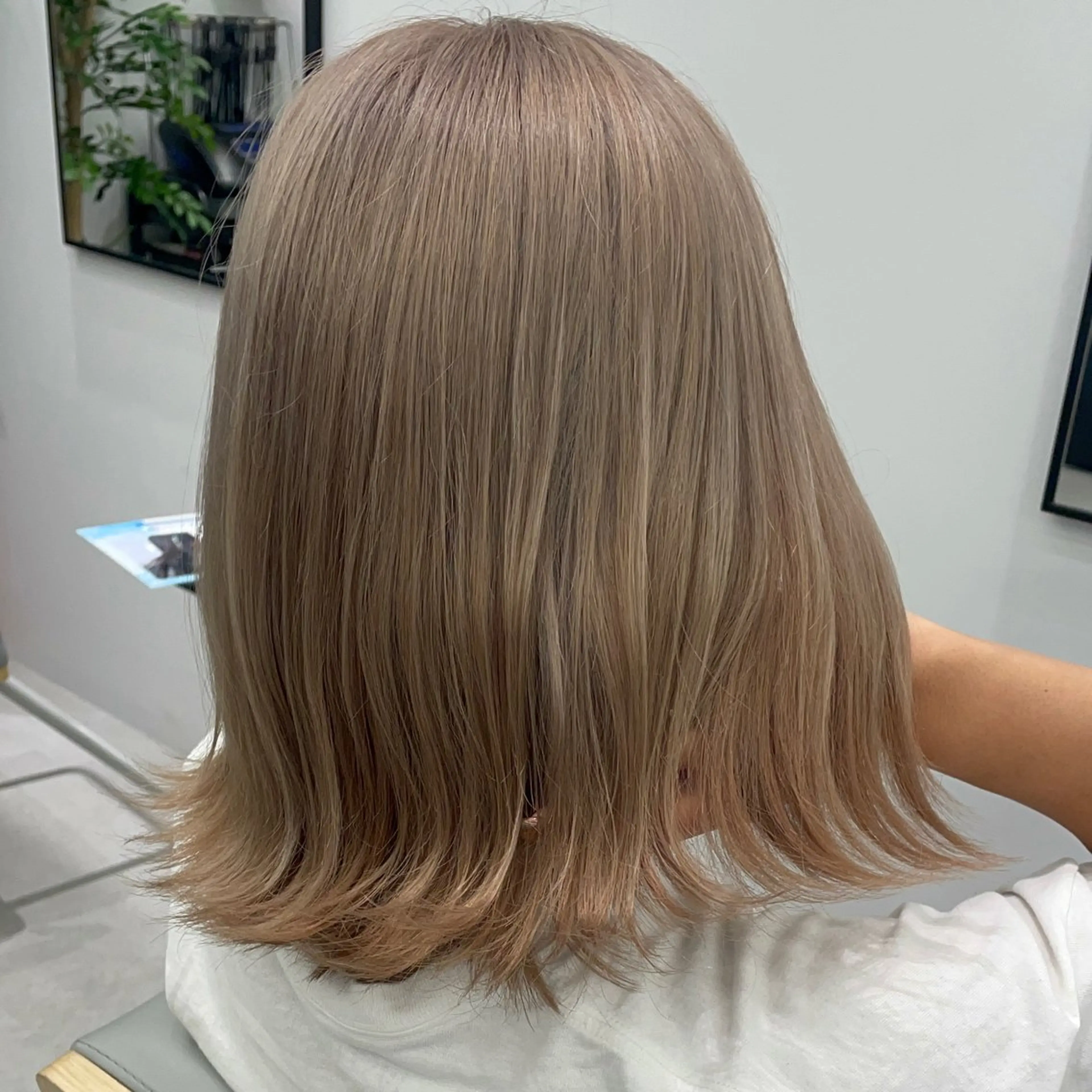 【ダブルカラー】カット＋ブリーチ＋透け感カラーの写真