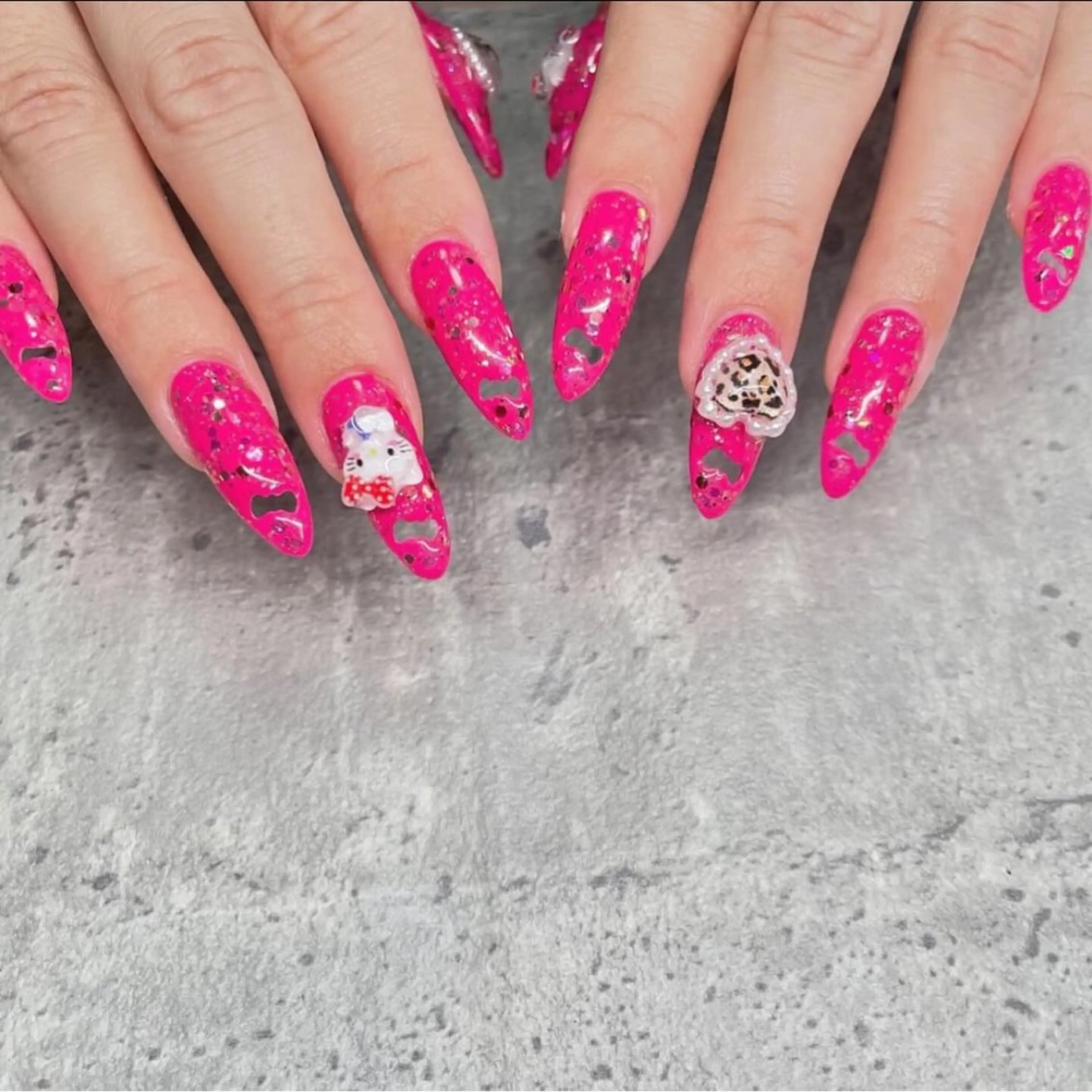 ネイル リボン スカルプネイル ネイルチップ ハンドネイル RE💟N.NAIL ラテン系お姉さんのネイルデザイン