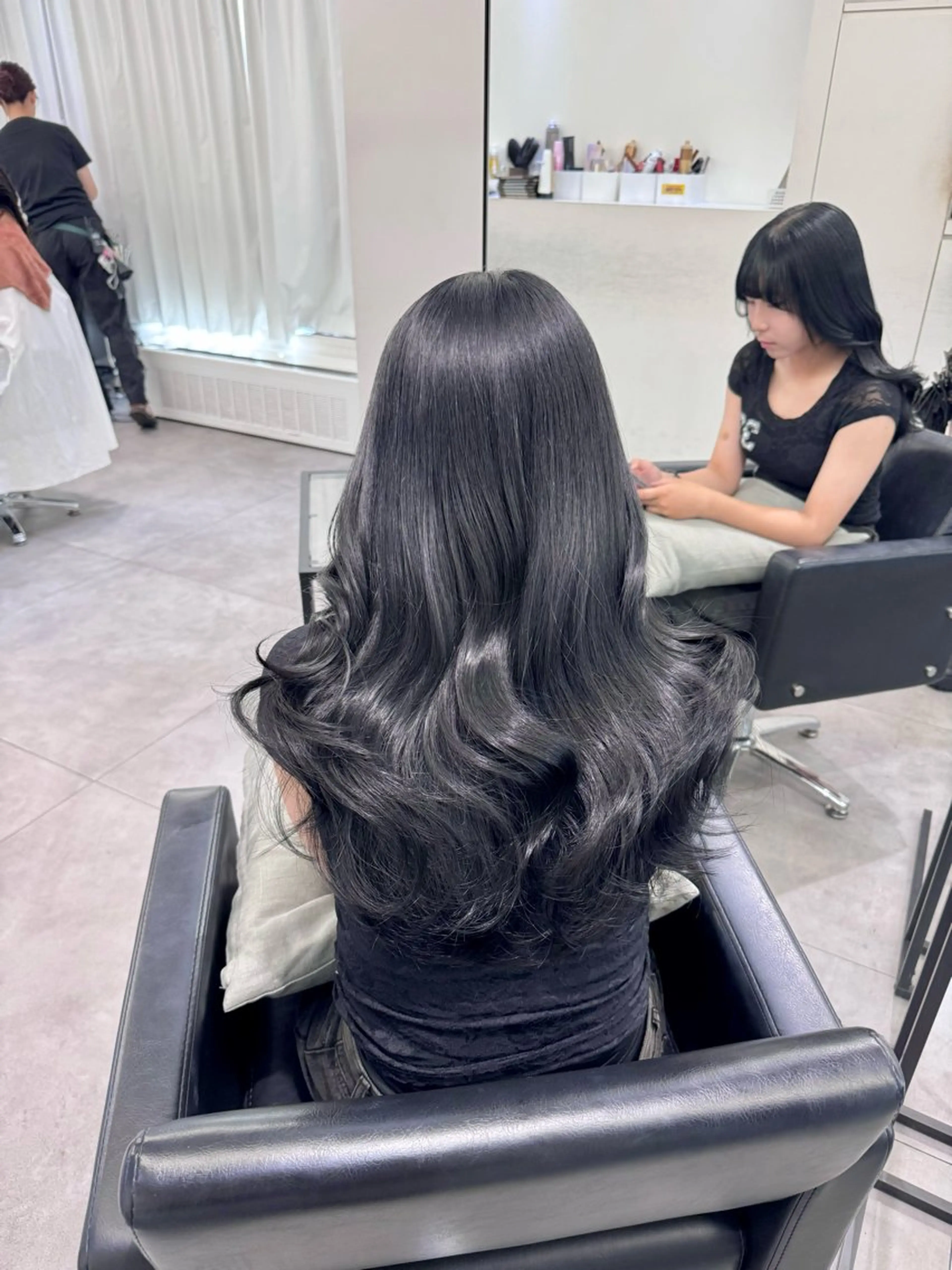 ロング カラー AHNKISM所属・似合わせカット💎 トレンドレイヤーのヘアスタイル