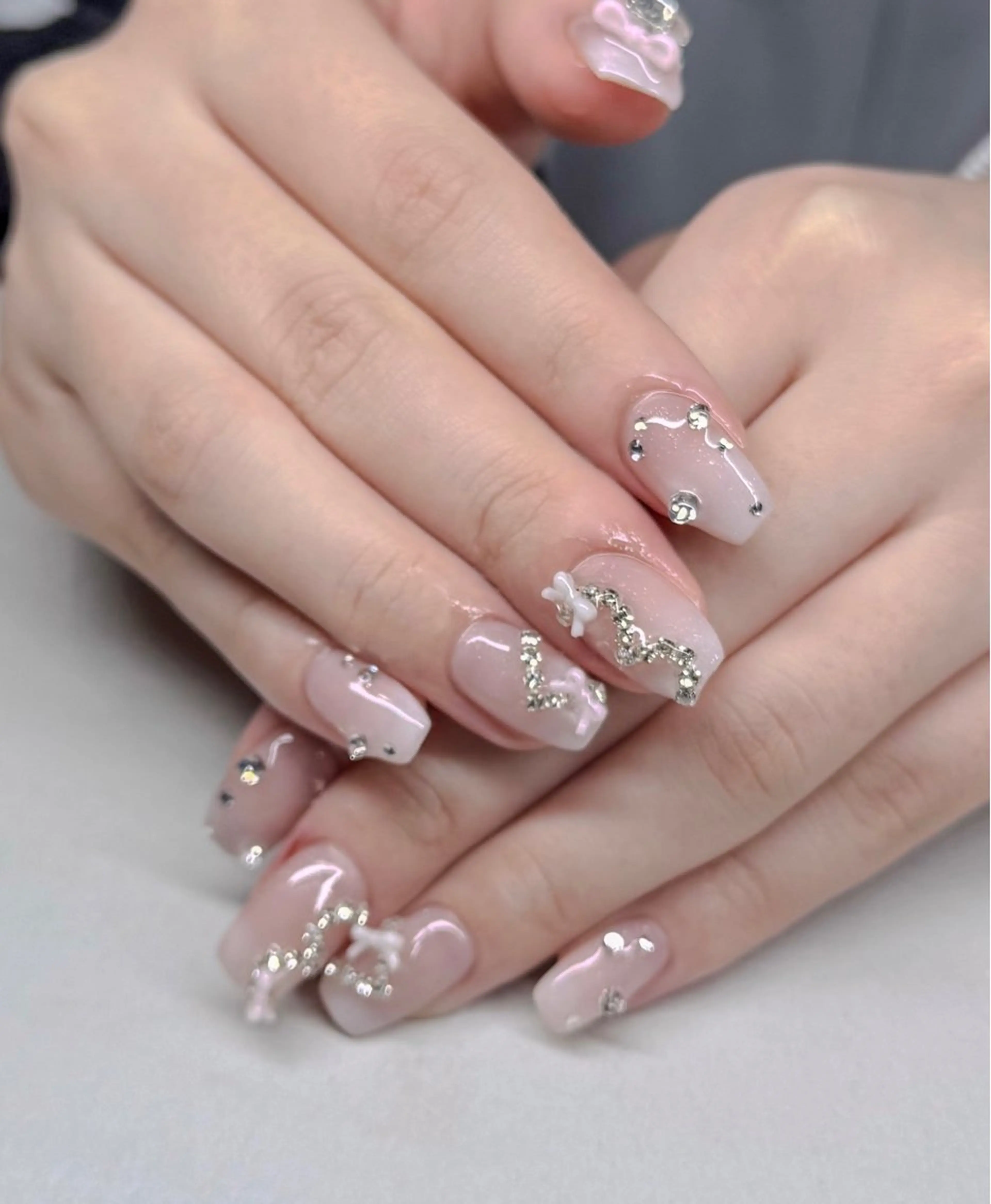 ネイル アートネイル num-fi Aiのネイルデザイン