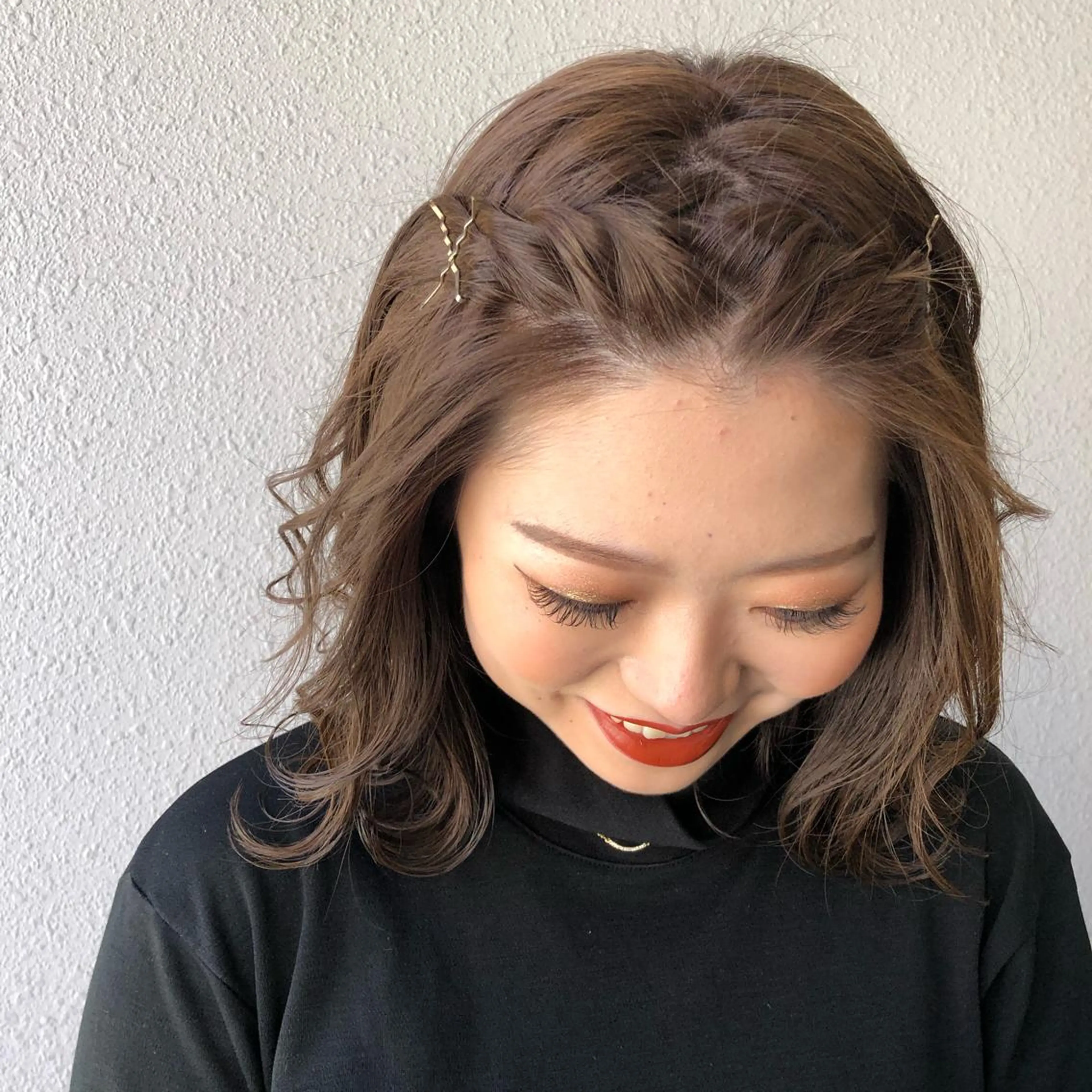 ミディアム カラー ベージュカラー やすだ しおりのヘアスタイル