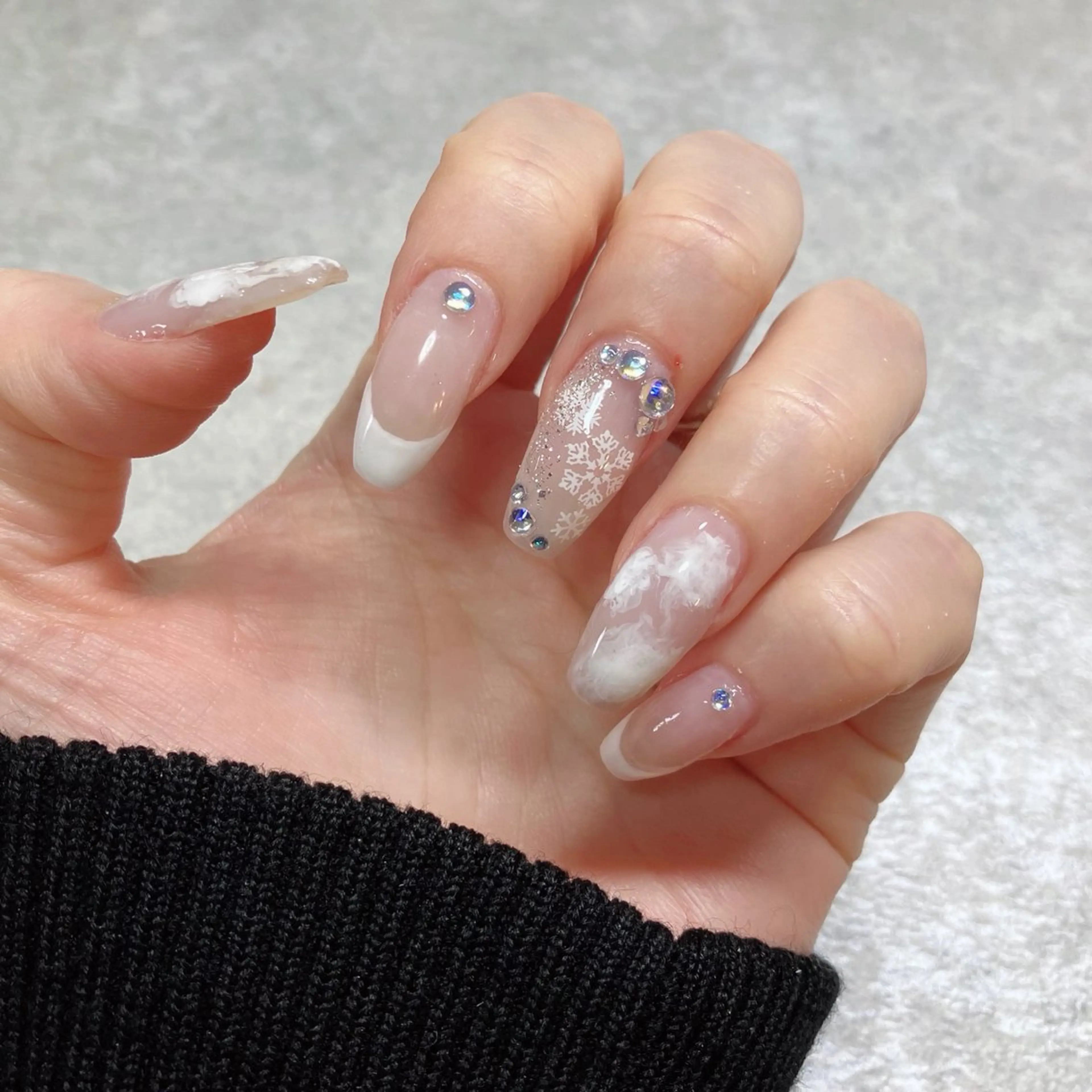 ネイル フレンチネイル ニュアンスネイル 冬ネイル EMUR水口店所属・EMUR水口店 nail  Akiのネイルデザイン