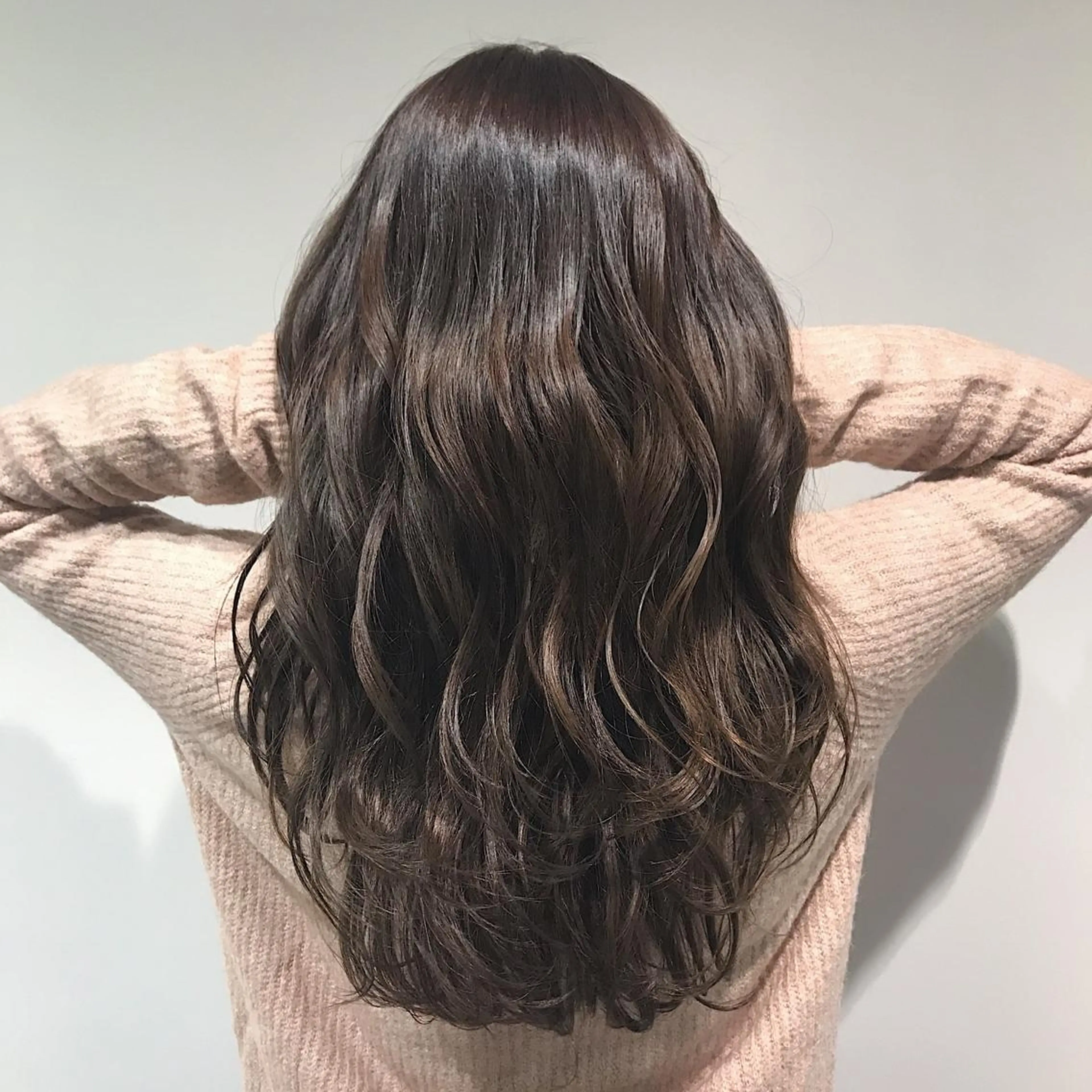 ロング カラー ヘアアレンジ アッシュ ブラウンカラー Zina渋谷エリア マネージャShionのヘアスタイル