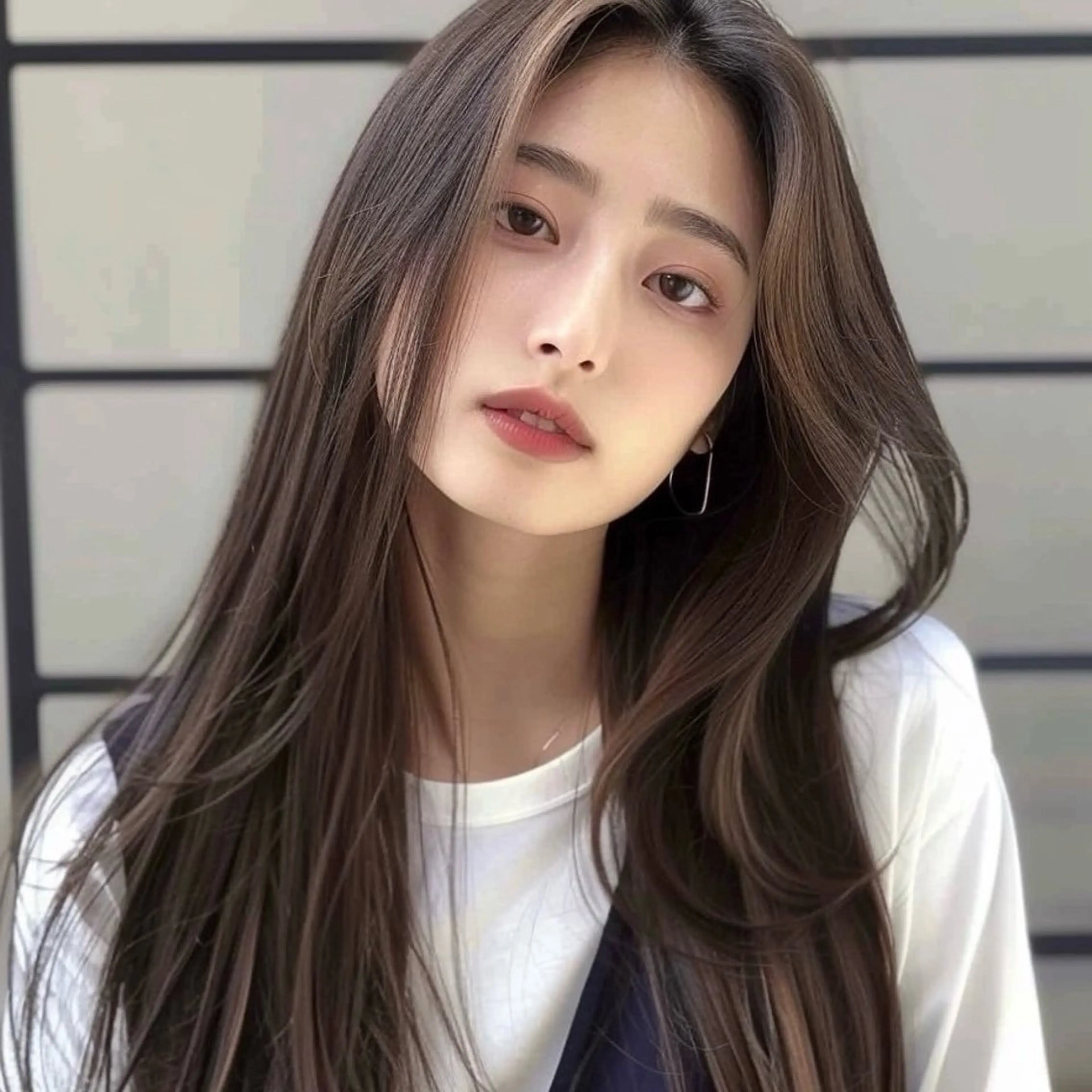 ロング カラー 岡田 佳子のヘアスタイル