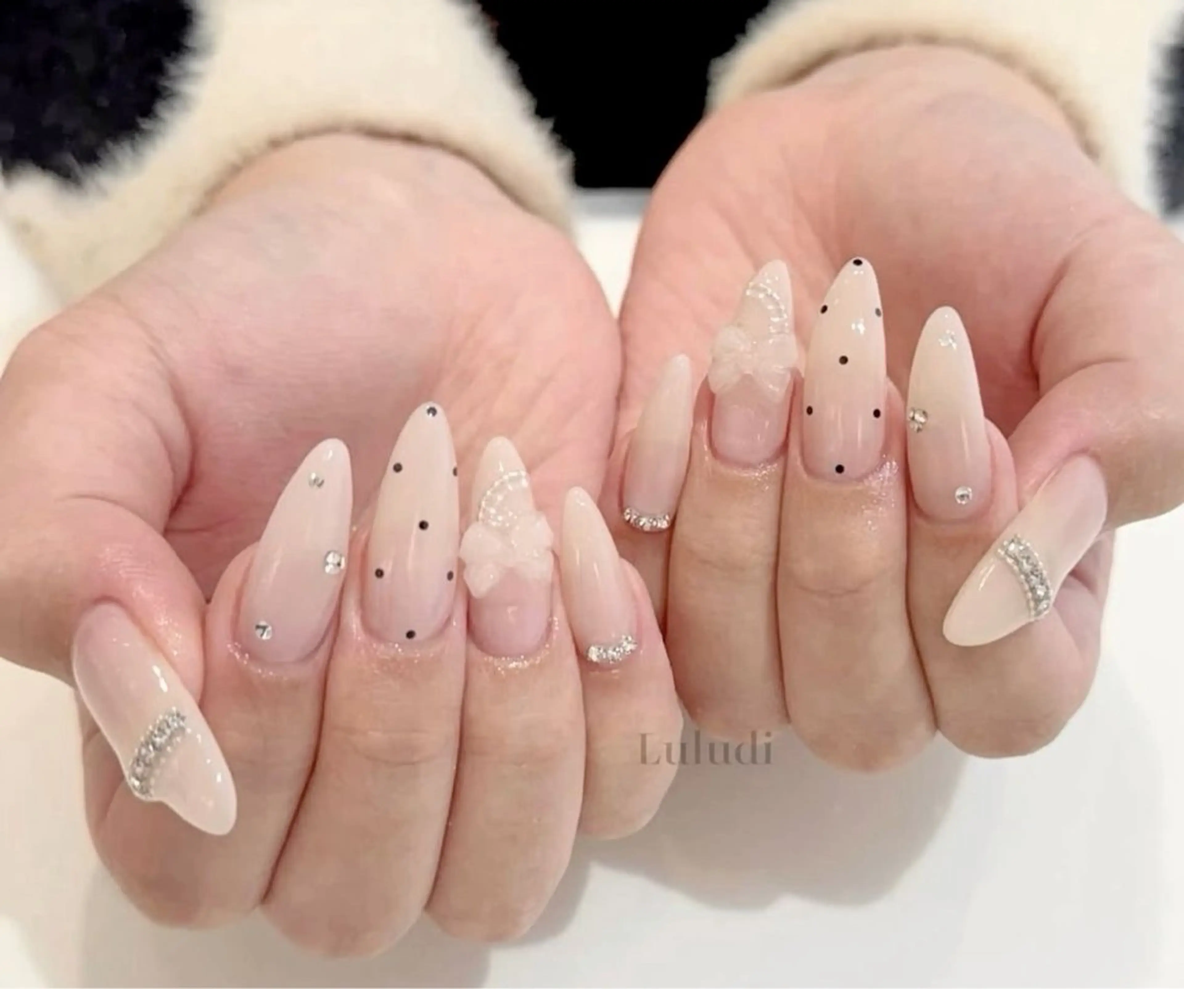 ネイル フレンチネイル キラキラネイル 韓国ネイル シンプルネイル ワンホンネイル ハンドネイル MEI Nailのネイルデザイン