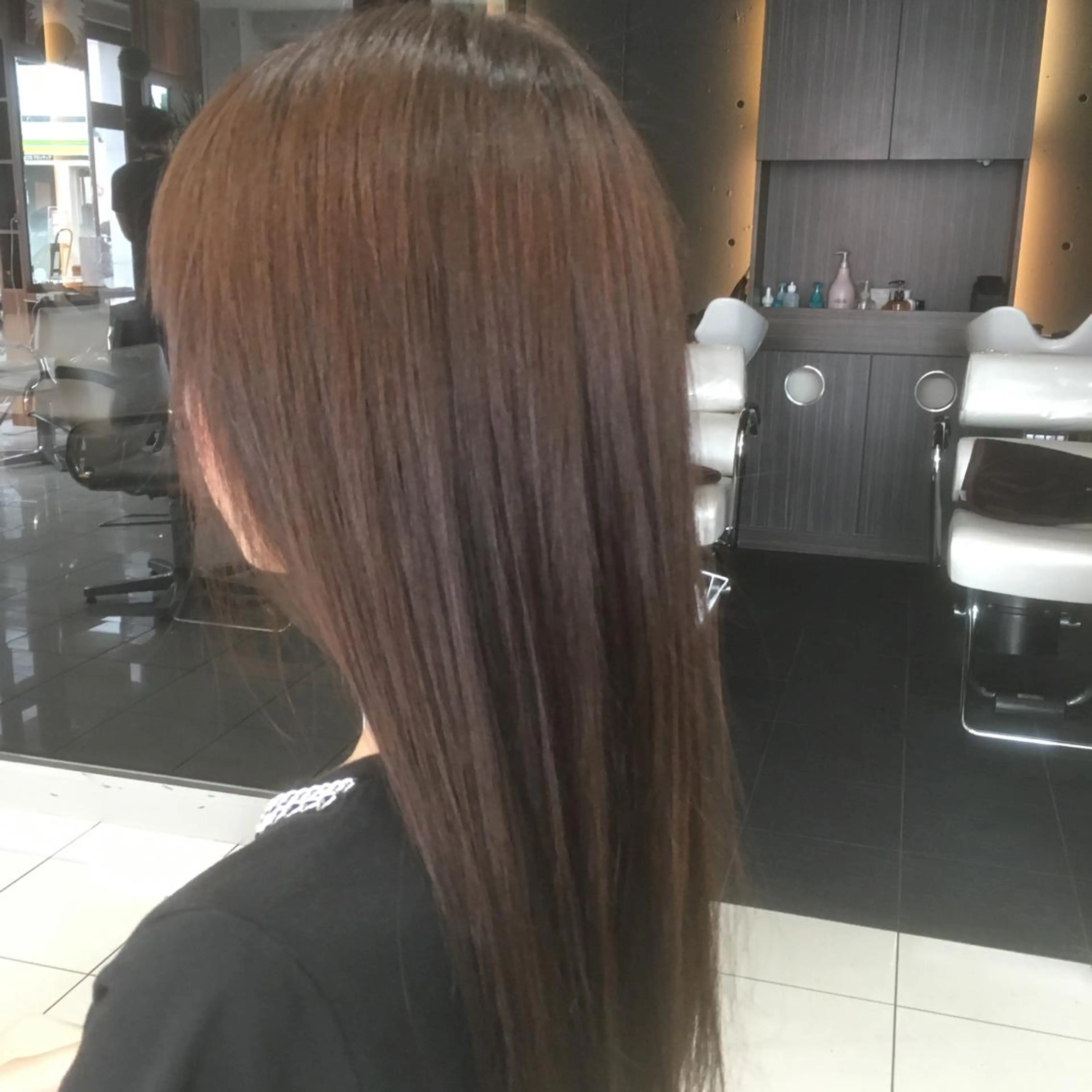 セミロング カラー 白髪ぼかしハイライト 柳川拓哉のヘアスタイル