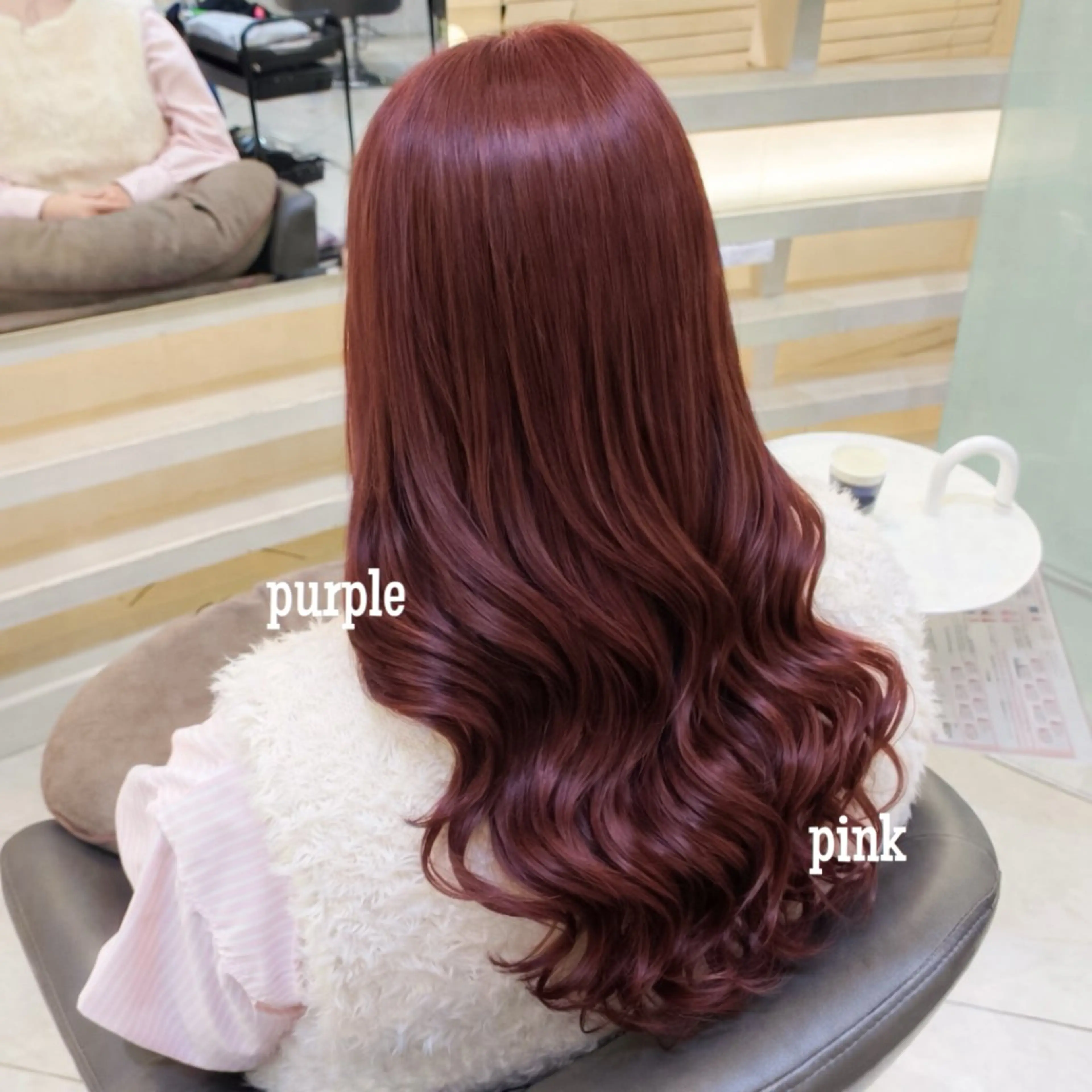 ミディアム カラー ブリーチ ブリーチなしカラー ピンクカラー レッドカラー カット ヘアカラー トリートメント ボブ/プツッとボブ/ 暖色カラー/モエのヘアスタイル